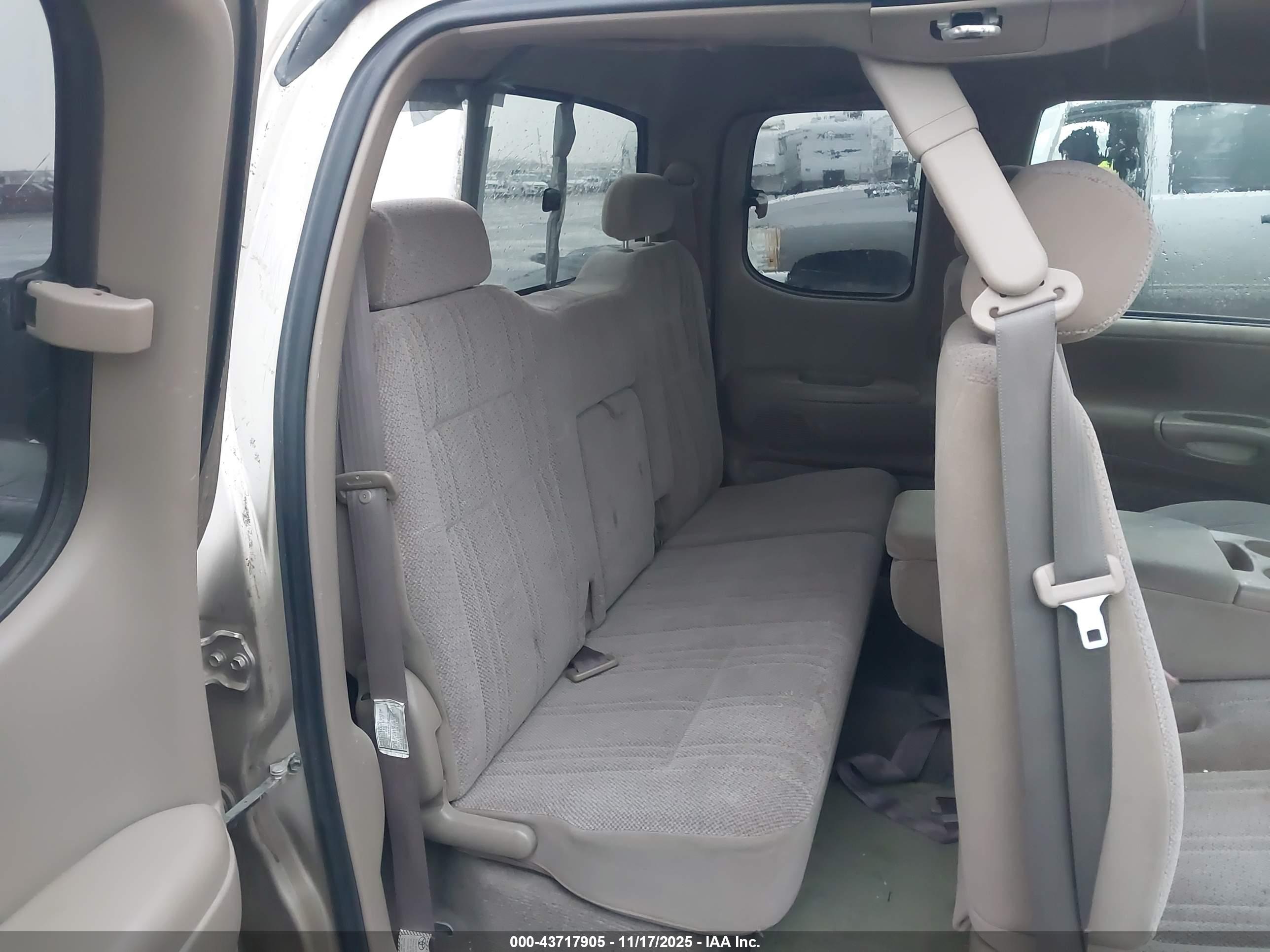 TOYOTA TUNDRA image 8