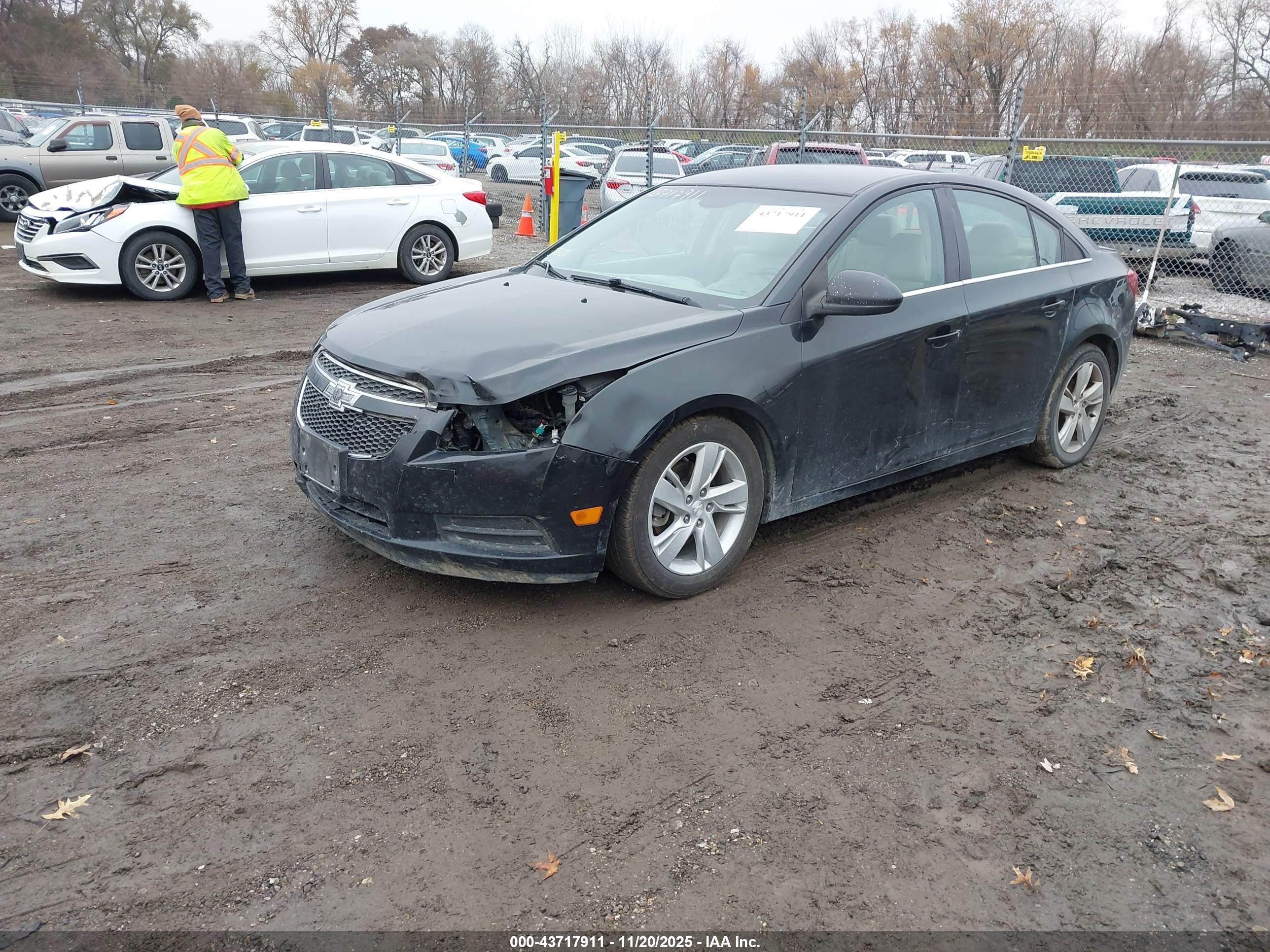 CHEVROLET CRUZE image 2