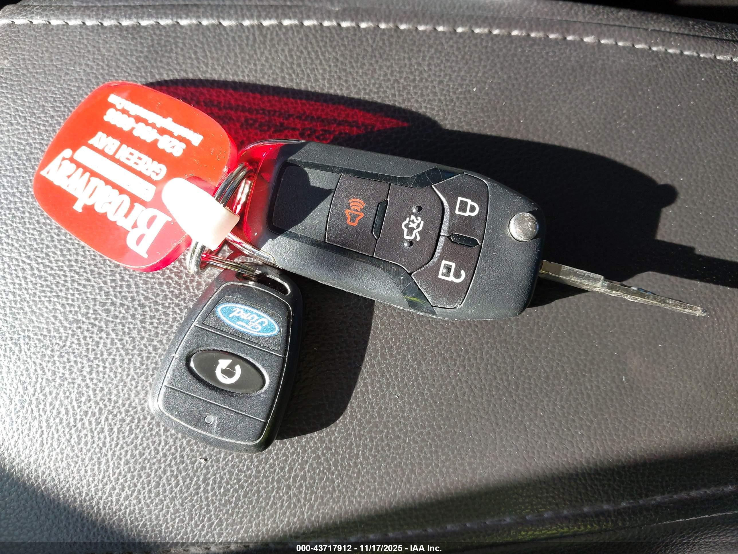 FORD FUSION image 11