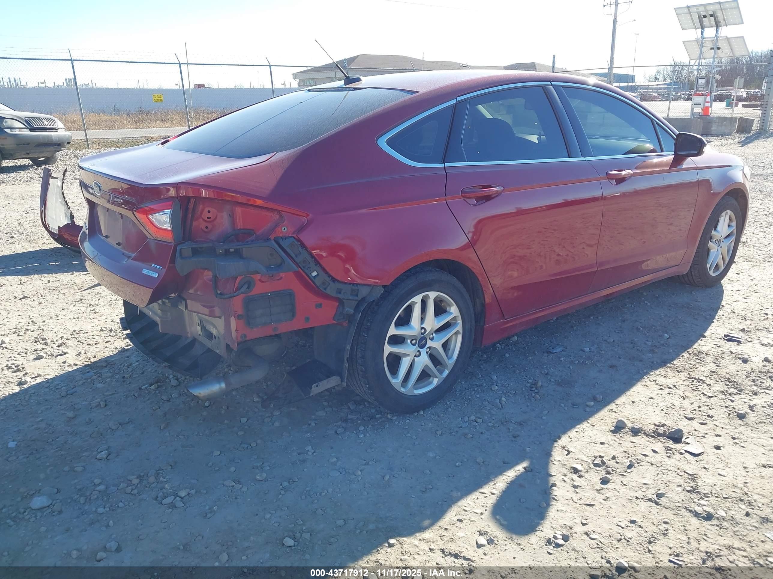FORD FUSION image 4