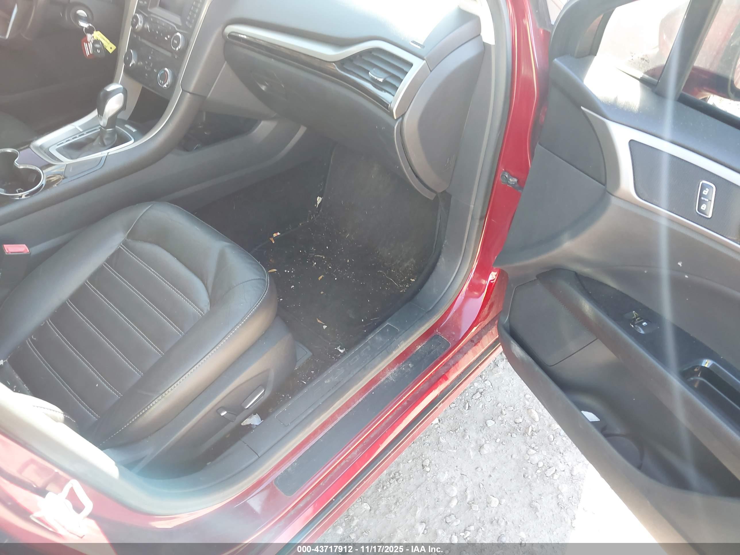 FORD FUSION image 5