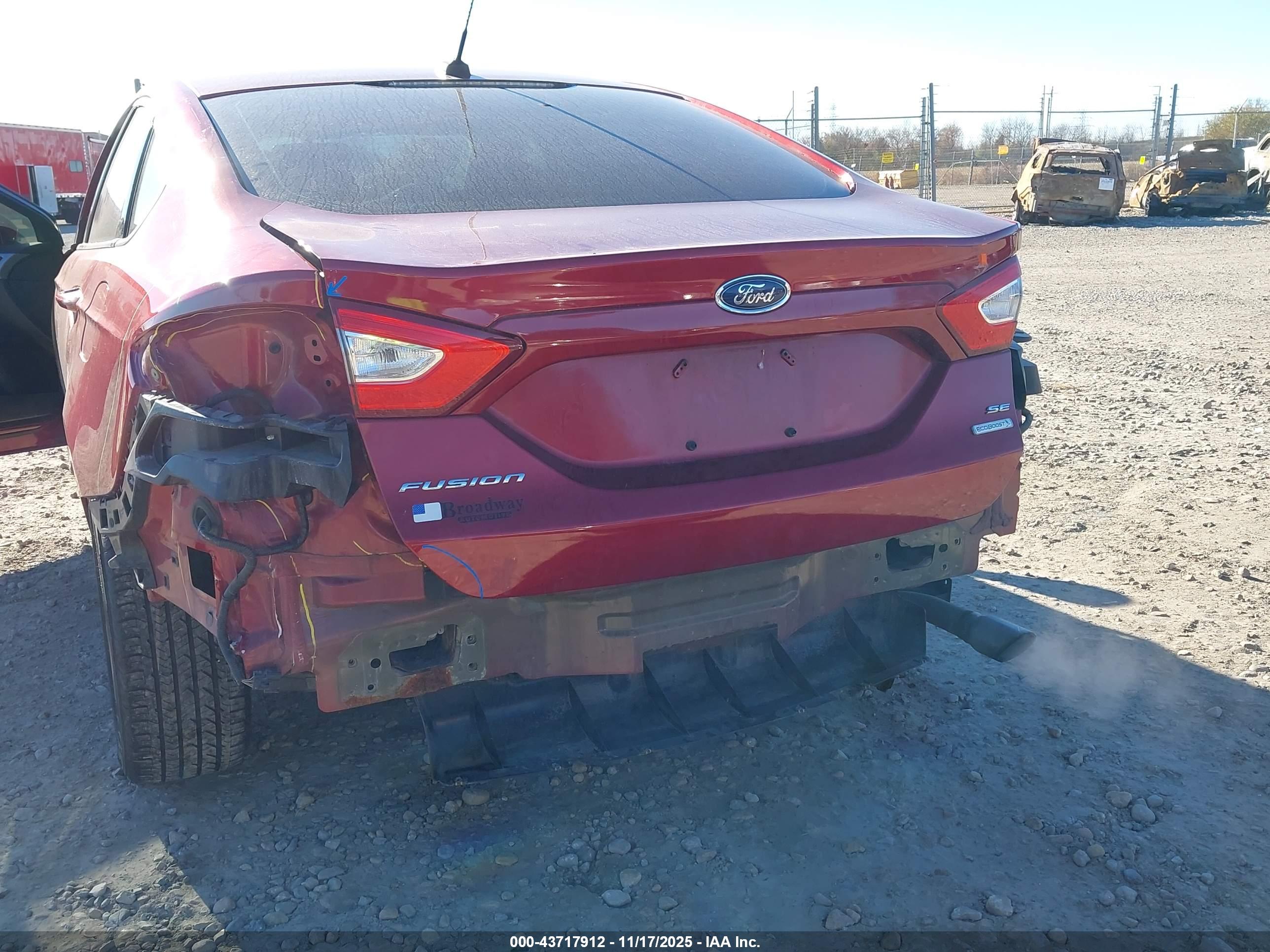 FORD FUSION image 6