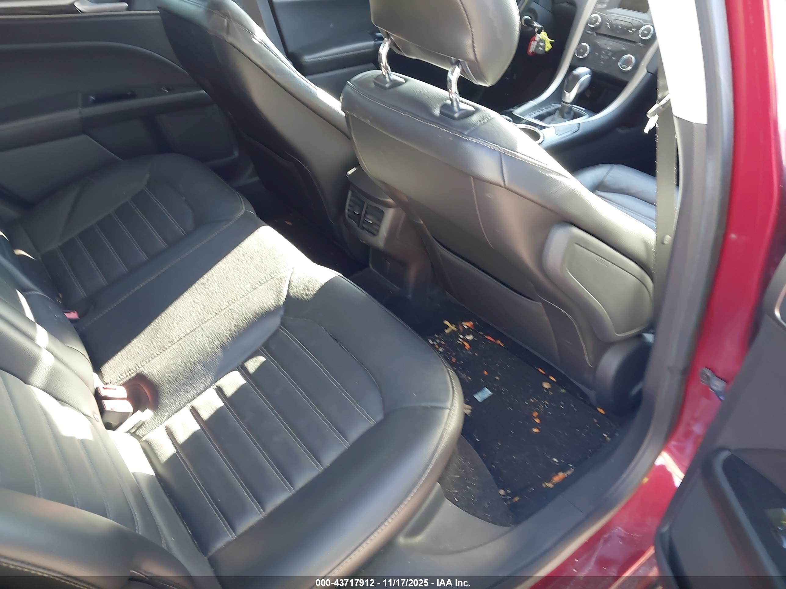 FORD FUSION image 8