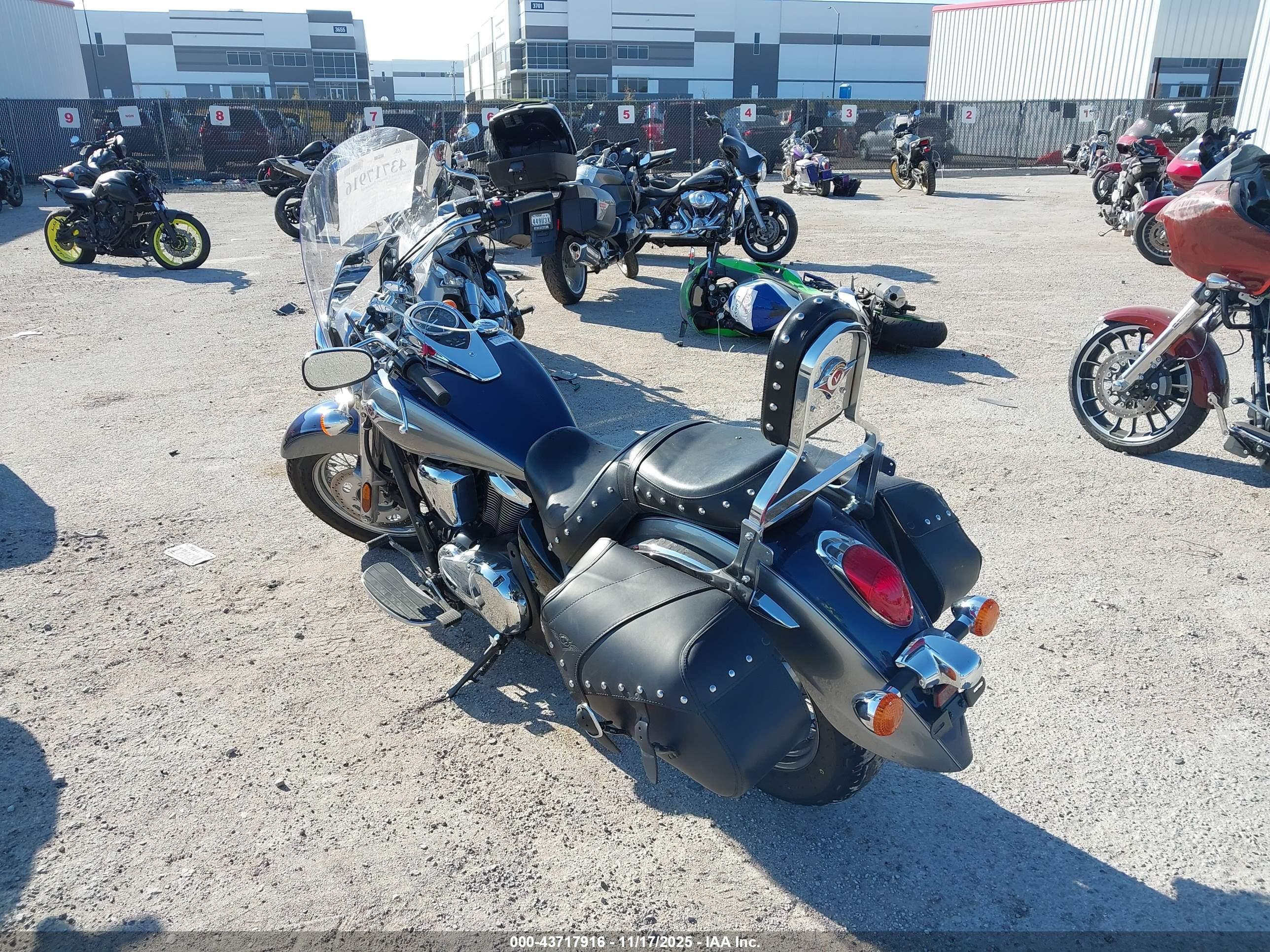 KAWASAKI VN900 image 3