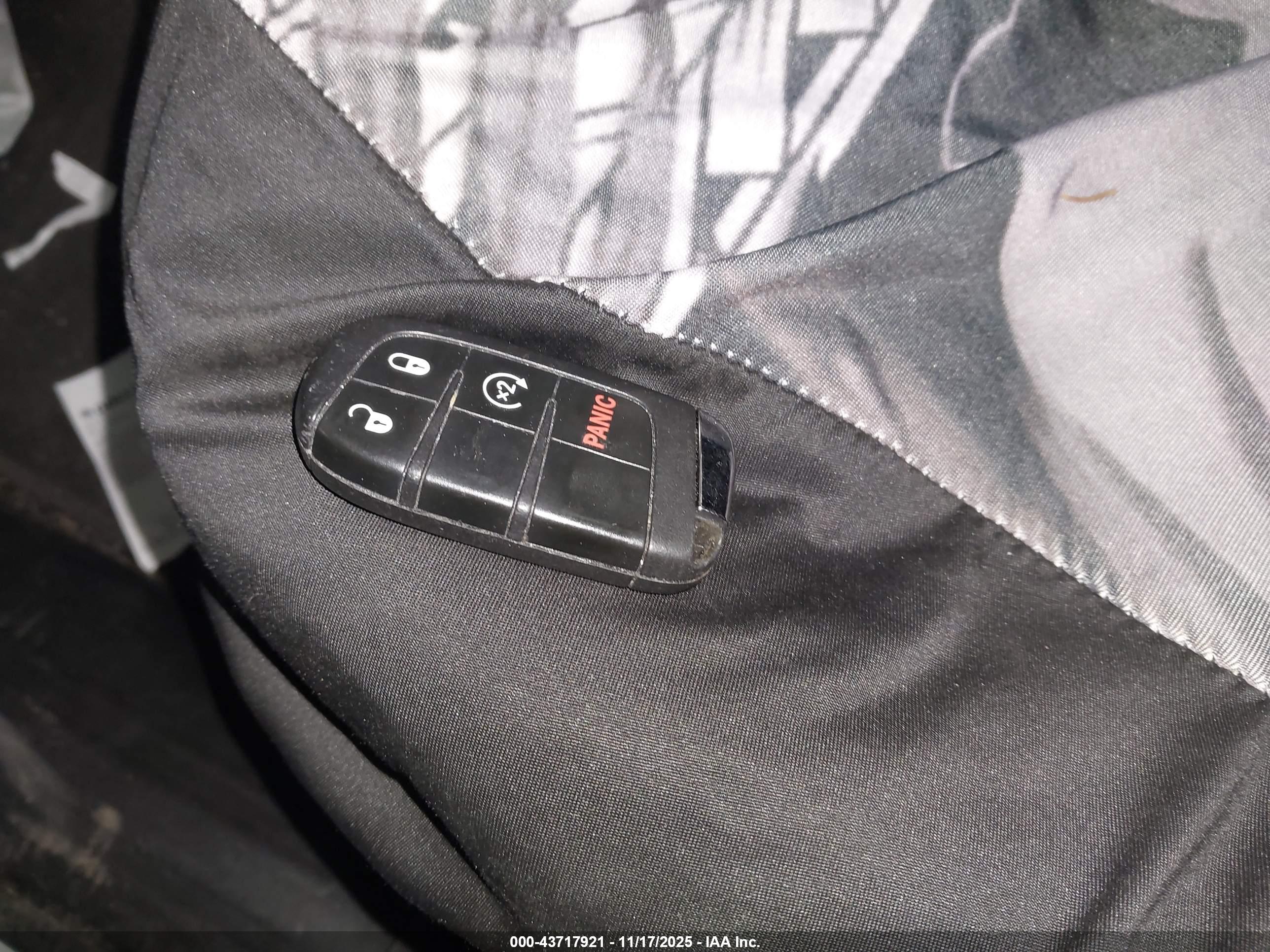 JEEP RENEGADE image 11