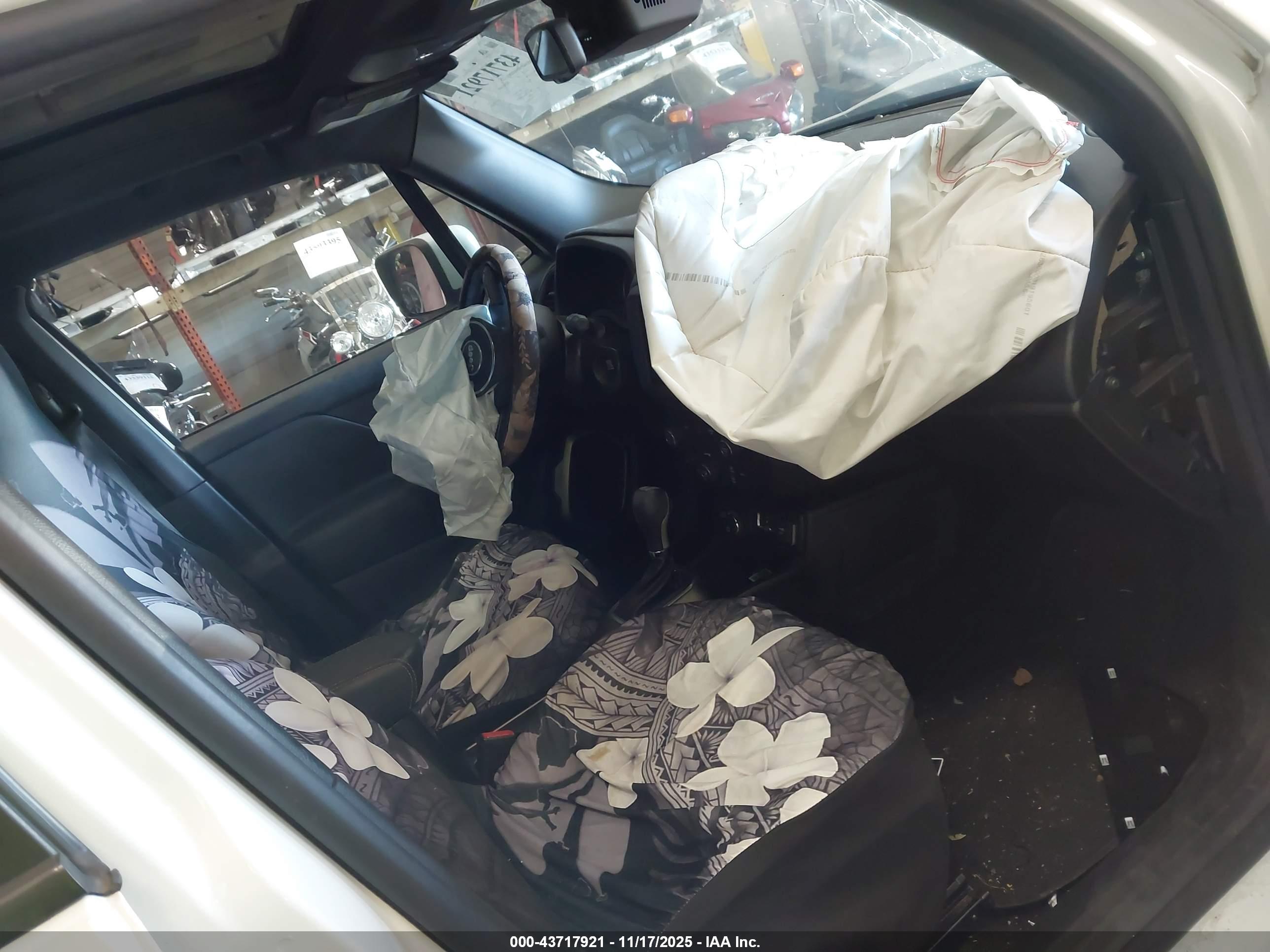 JEEP RENEGADE image 5