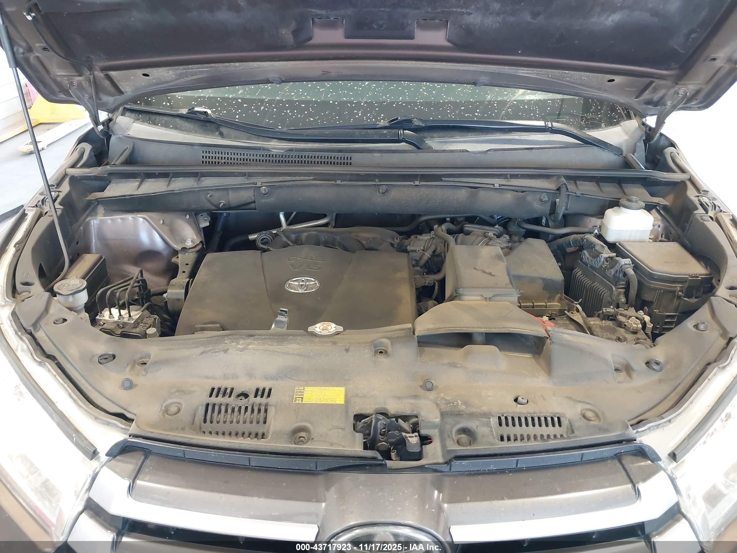 TOYOTA HIGHLANDER image 10
