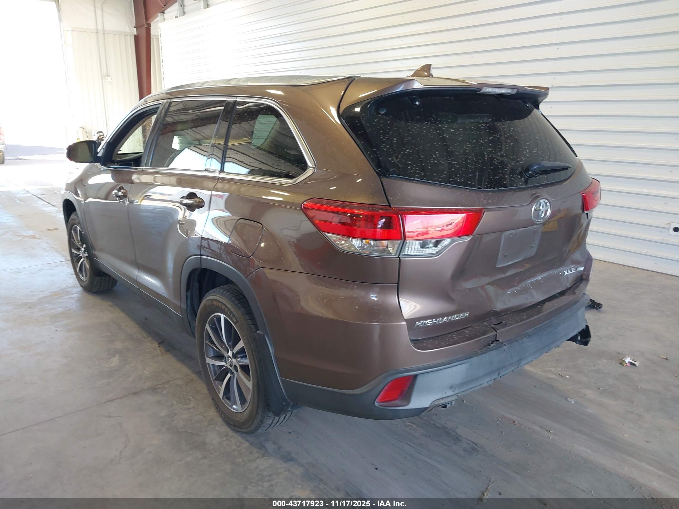 TOYOTA HIGHLANDER image 3