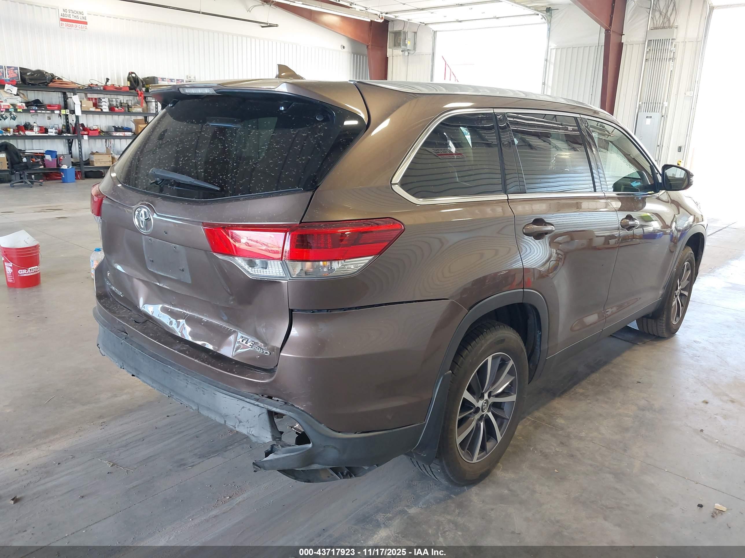 TOYOTA HIGHLANDER image 4
