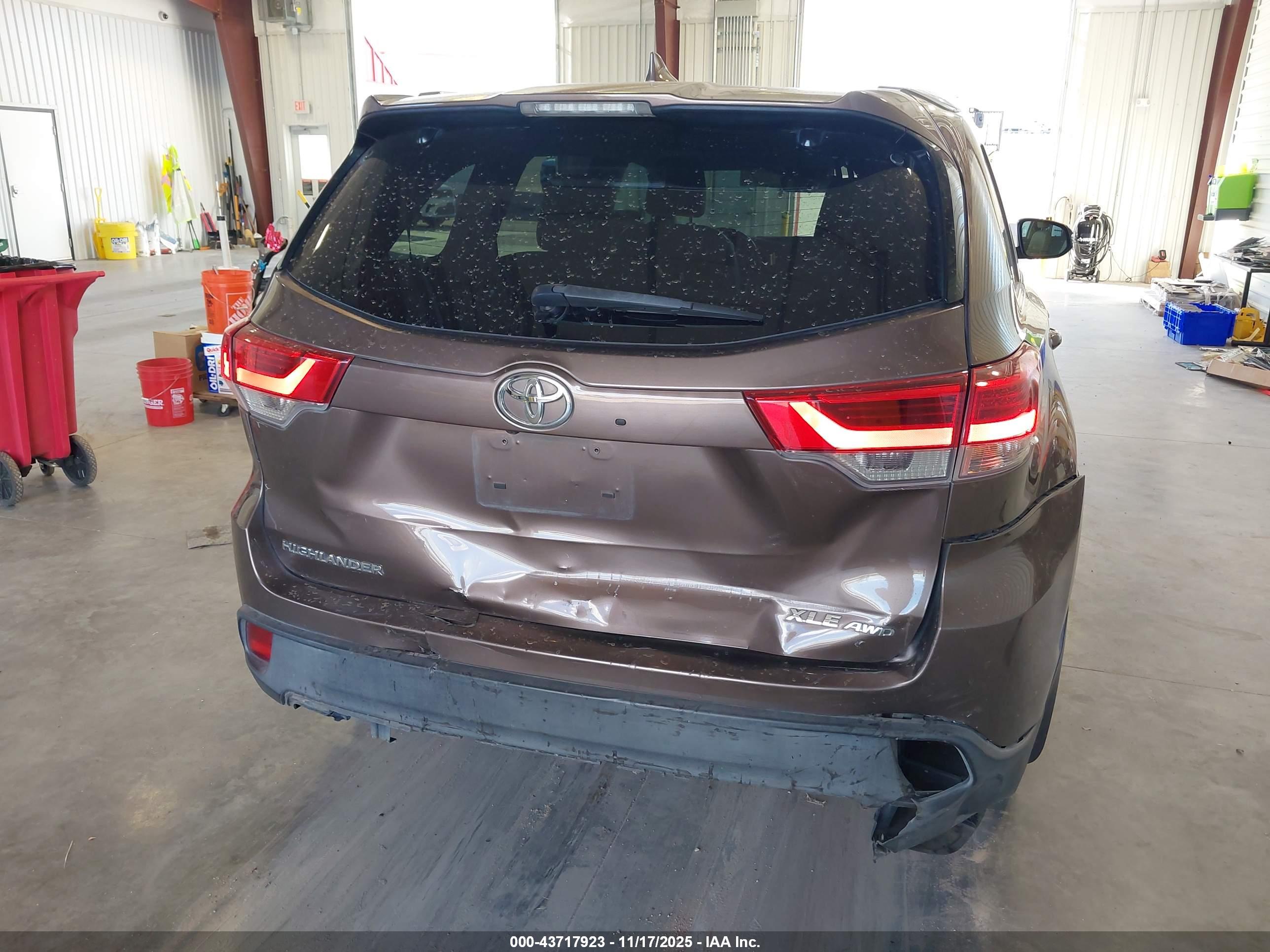 TOYOTA HIGHLANDER image 6