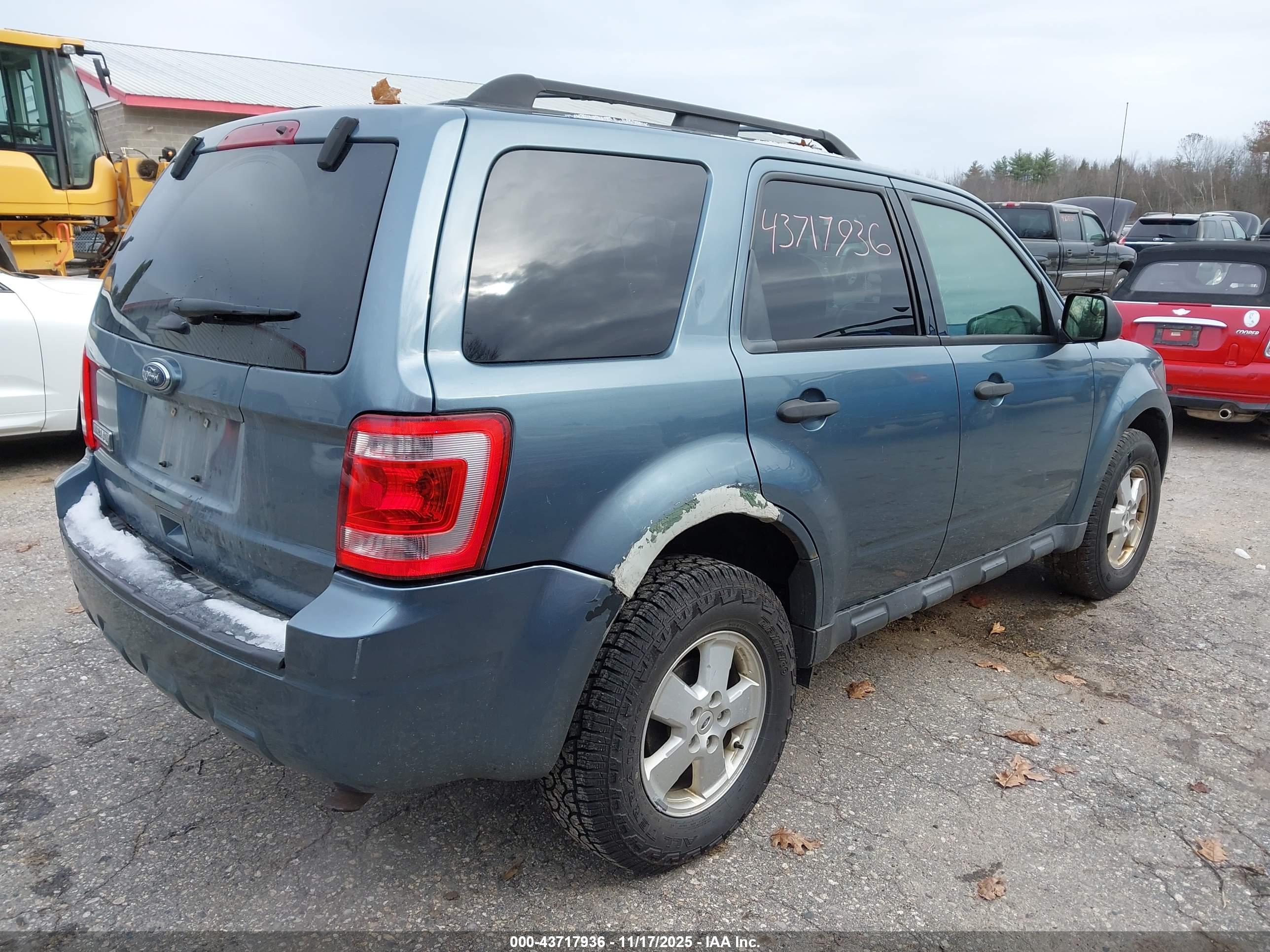 FORD ESCAPE image 4