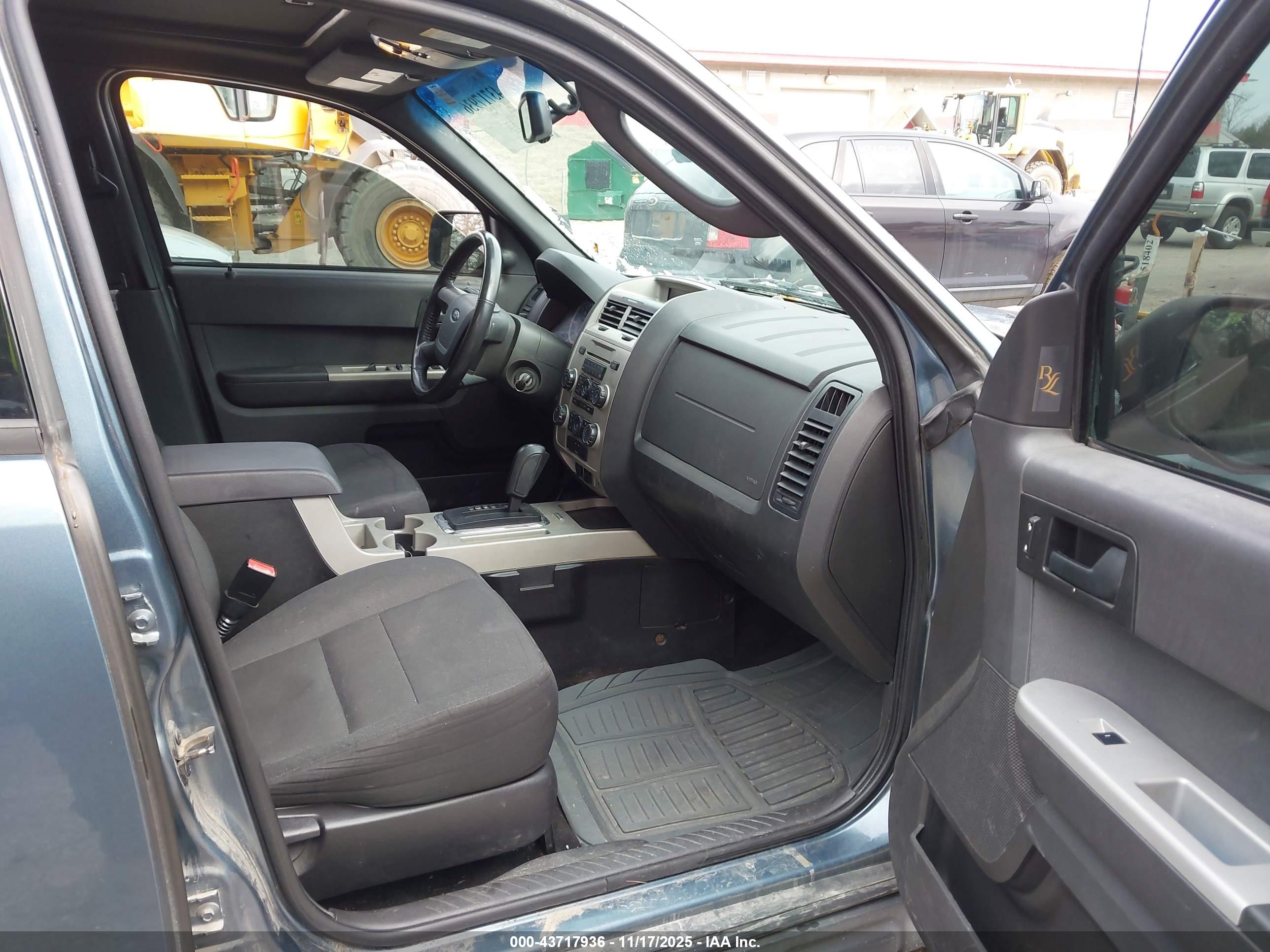 FORD ESCAPE image 5