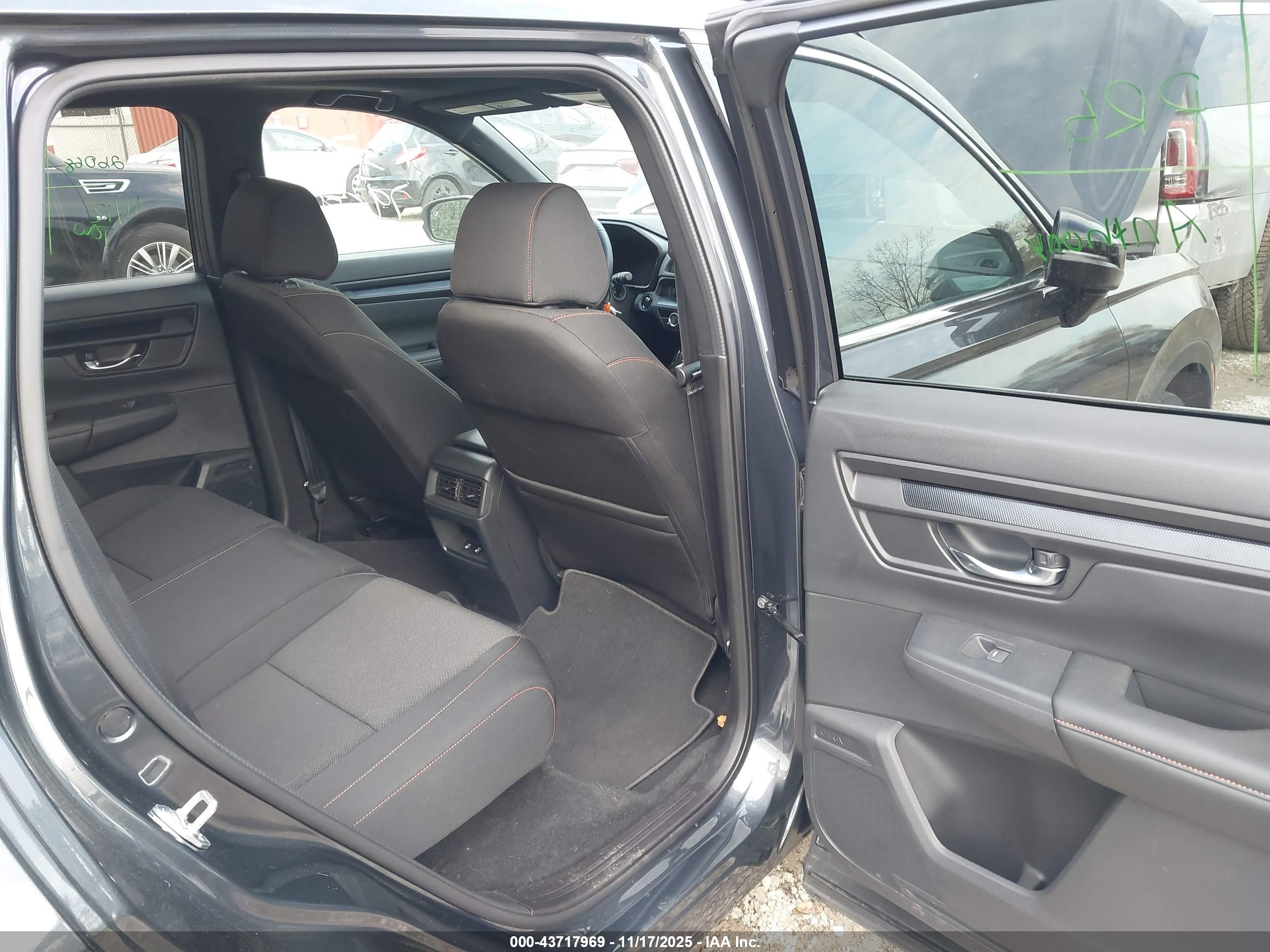 HONDA CR-V image 8