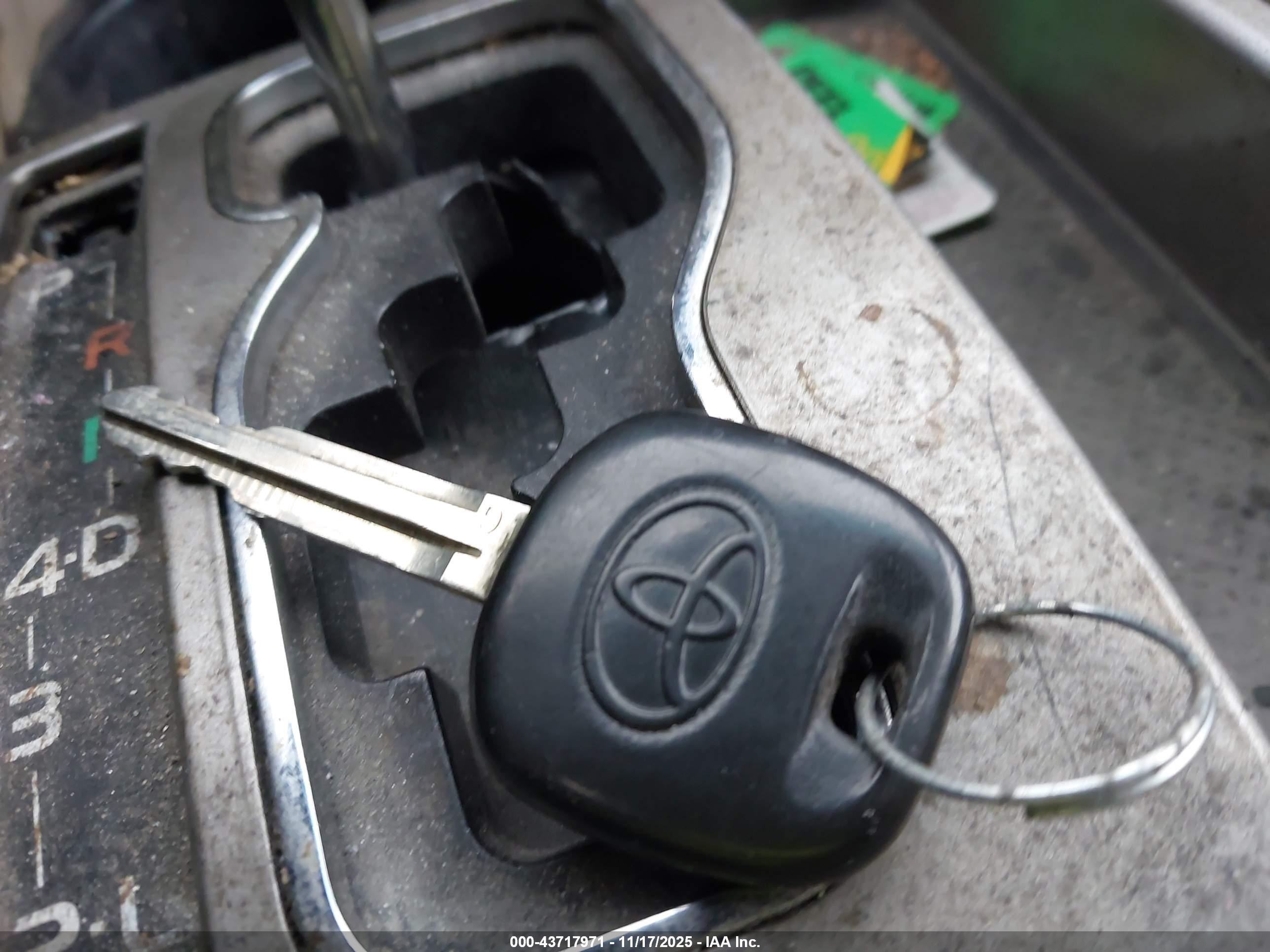 TOYOTA TACOMA image 11