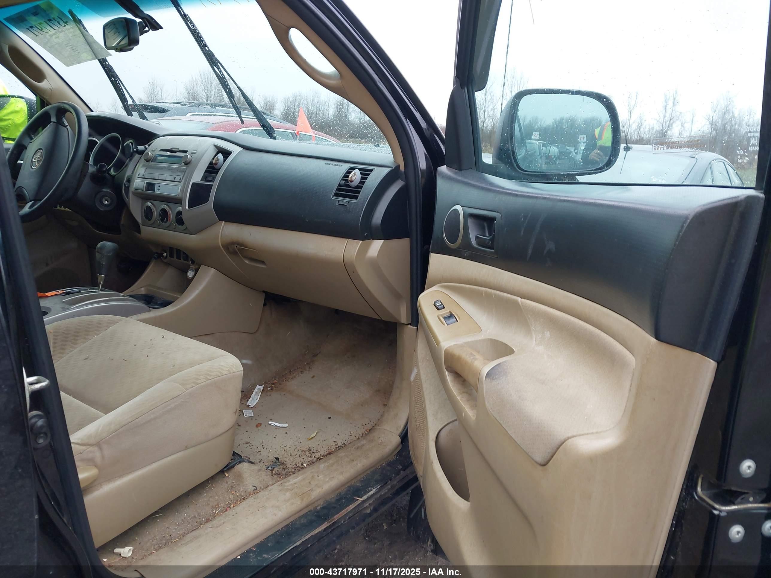 TOYOTA TACOMA image 5