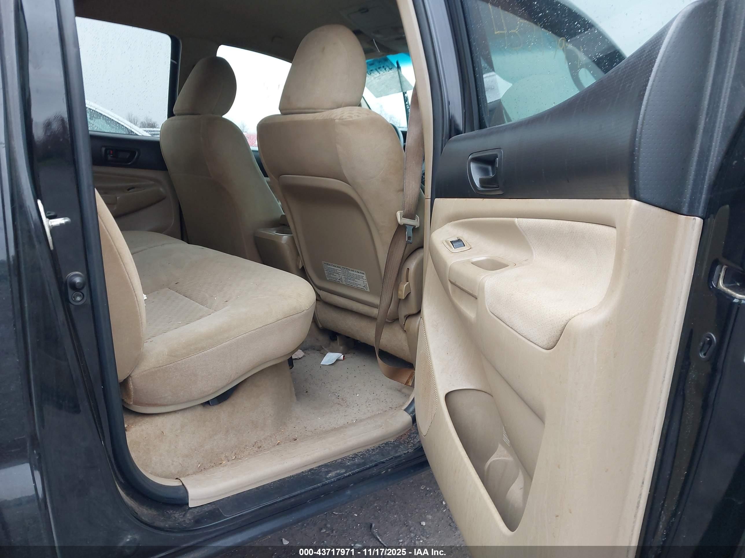 TOYOTA TACOMA image 8