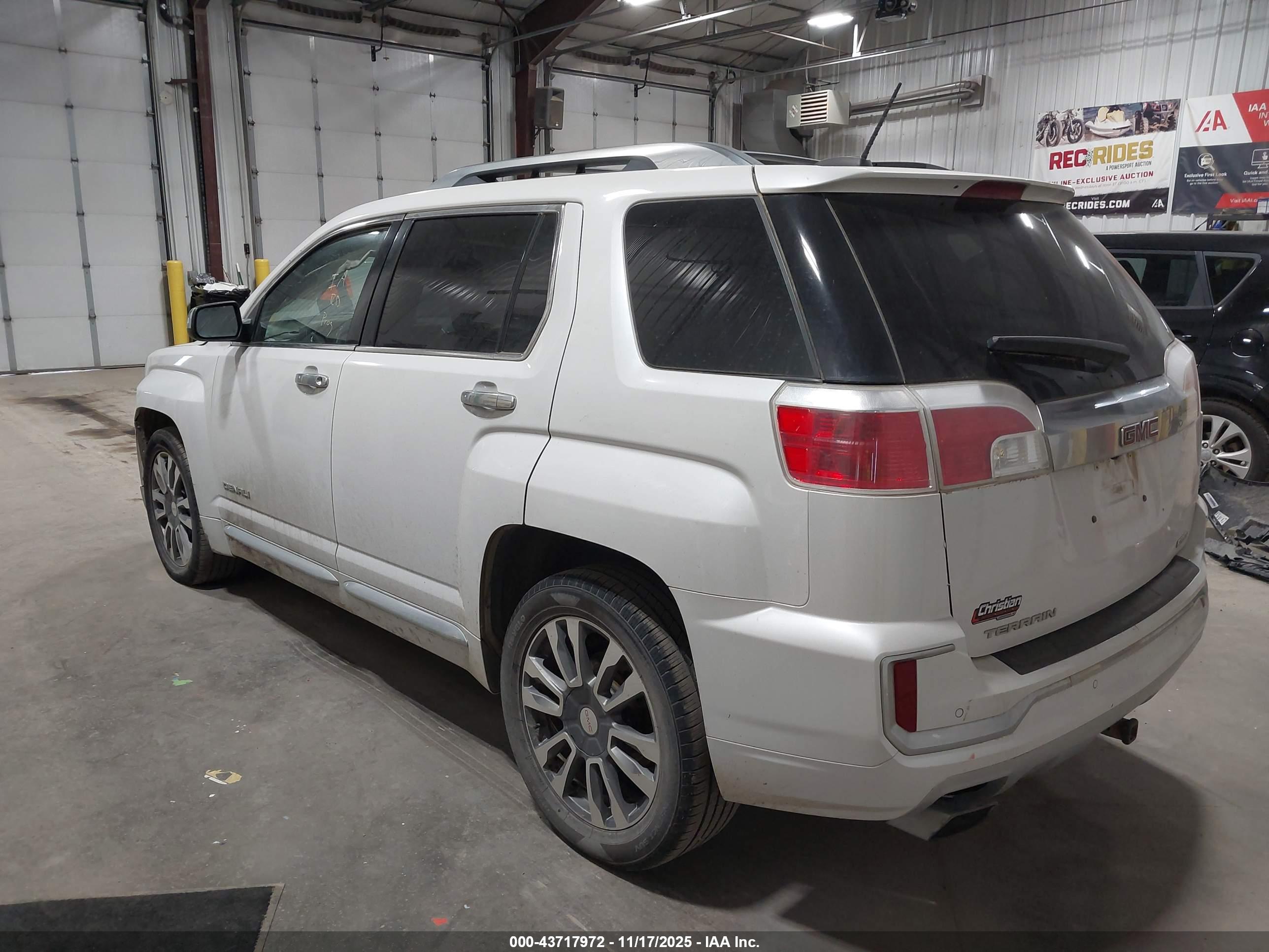 GMC TERRAIN image 3