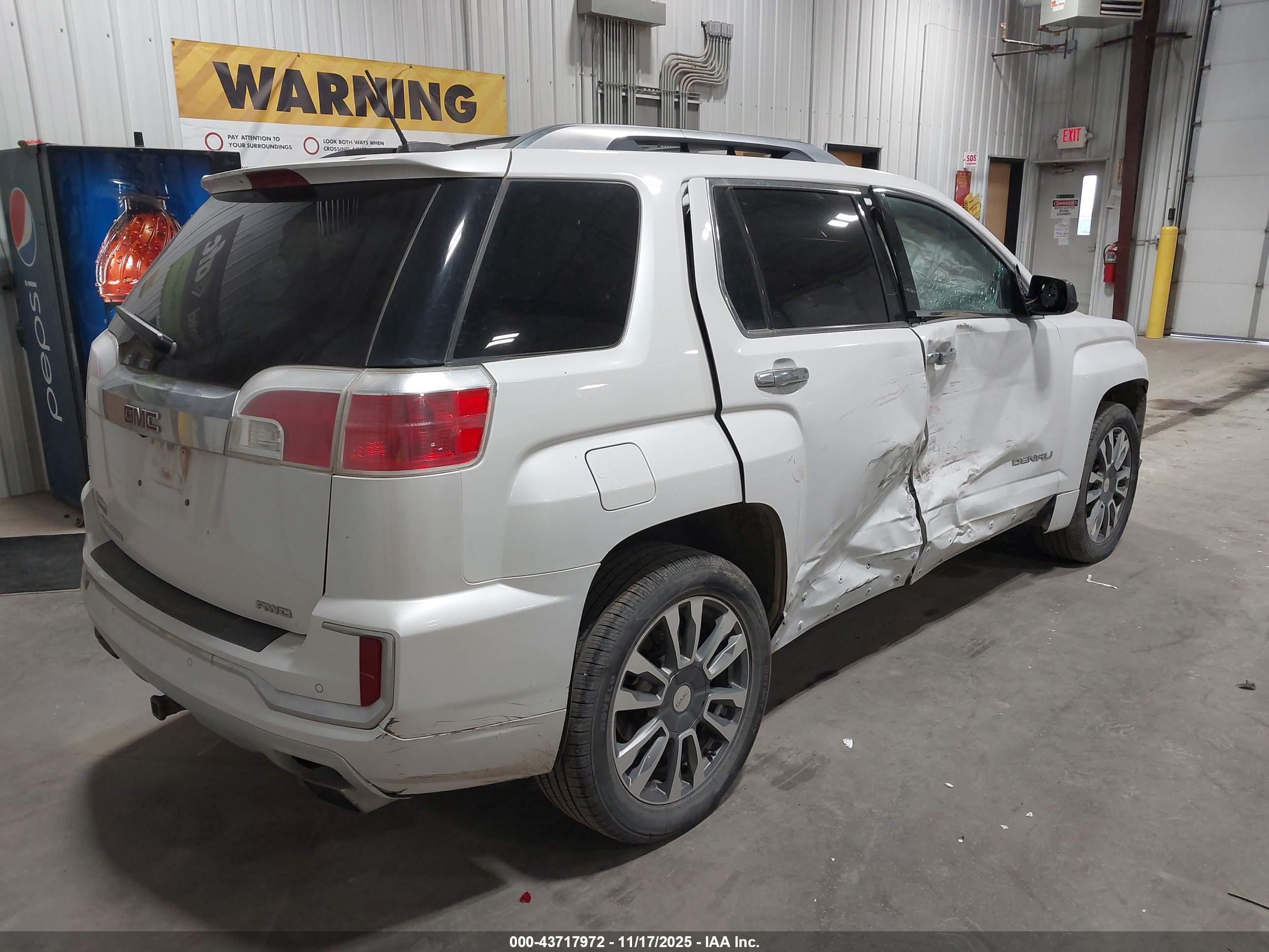 GMC TERRAIN image 4