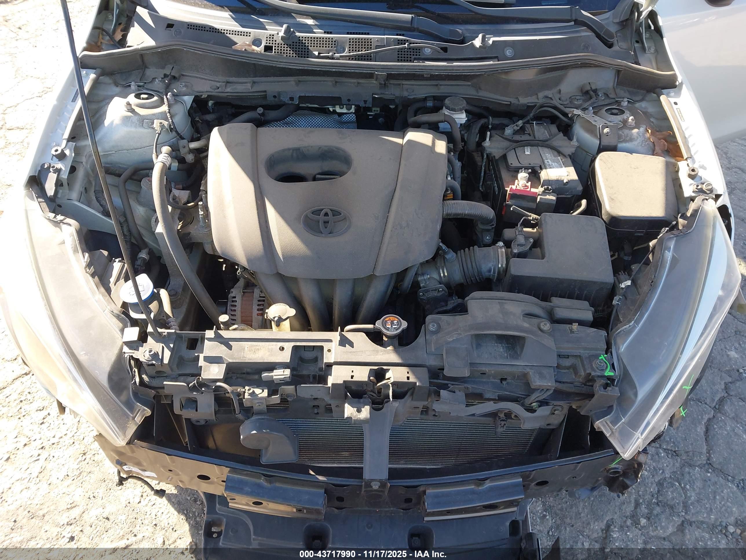 TOYOTA YARIS image 10