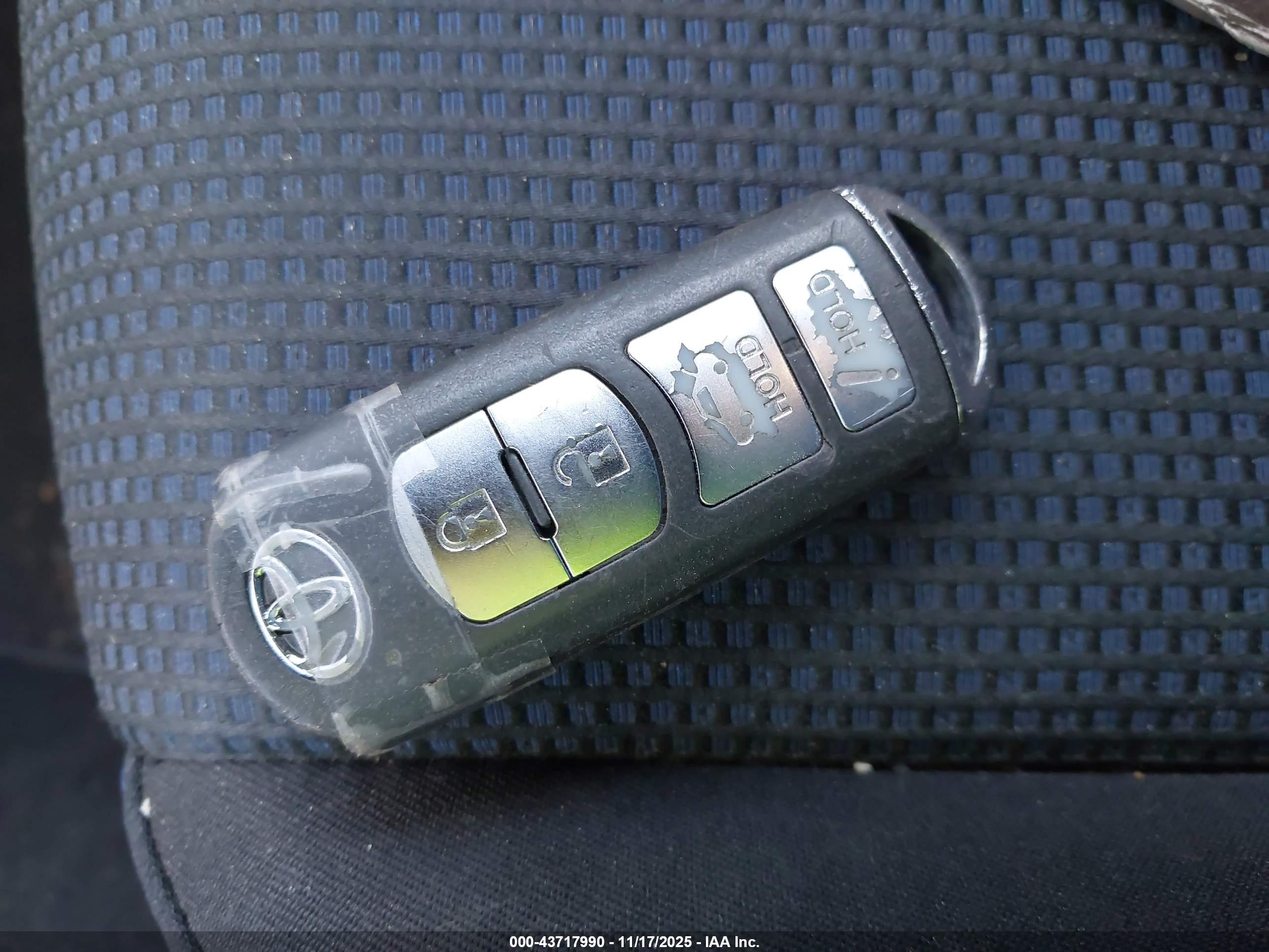 TOYOTA YARIS image 11