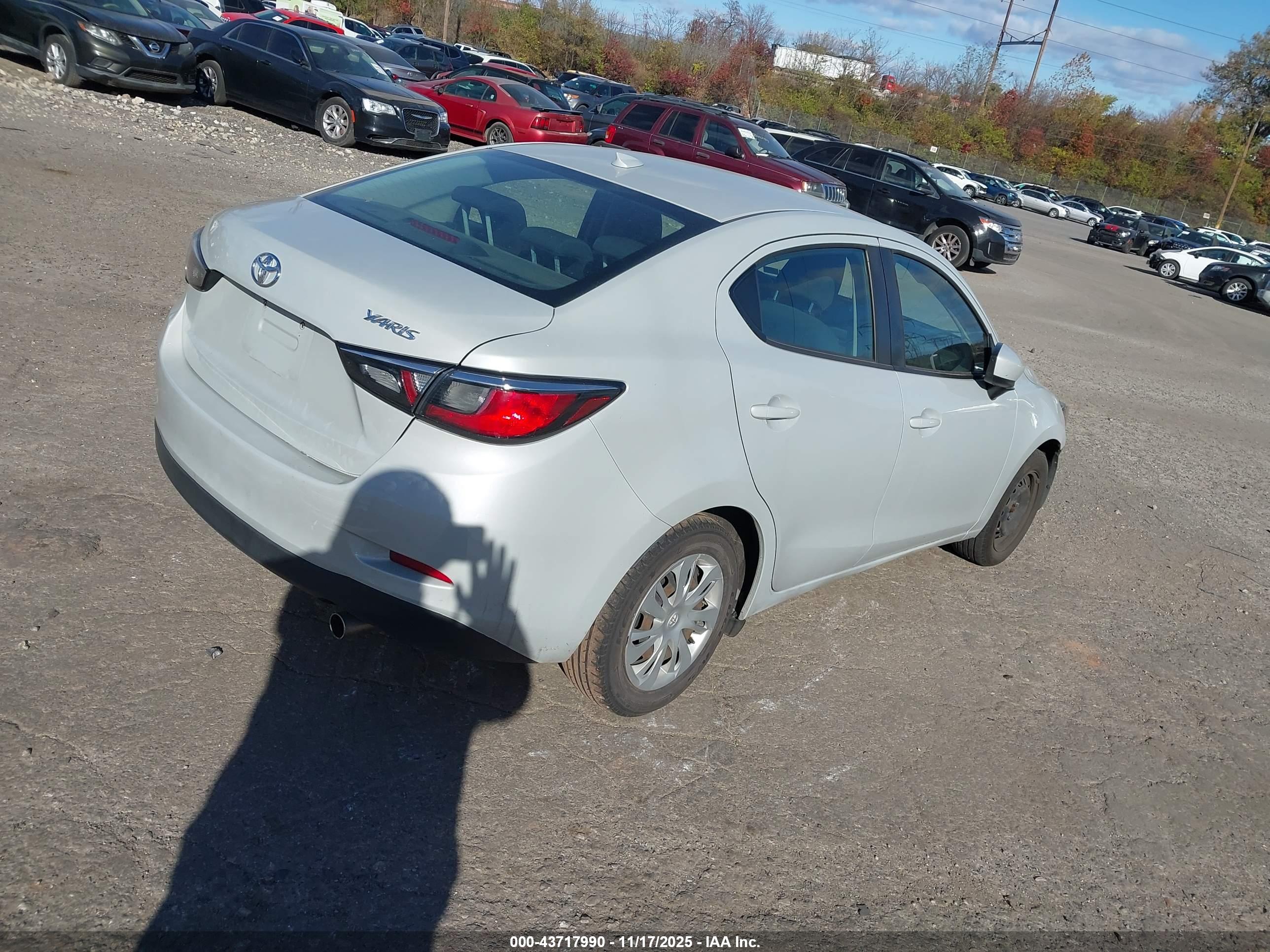 TOYOTA YARIS image 4
