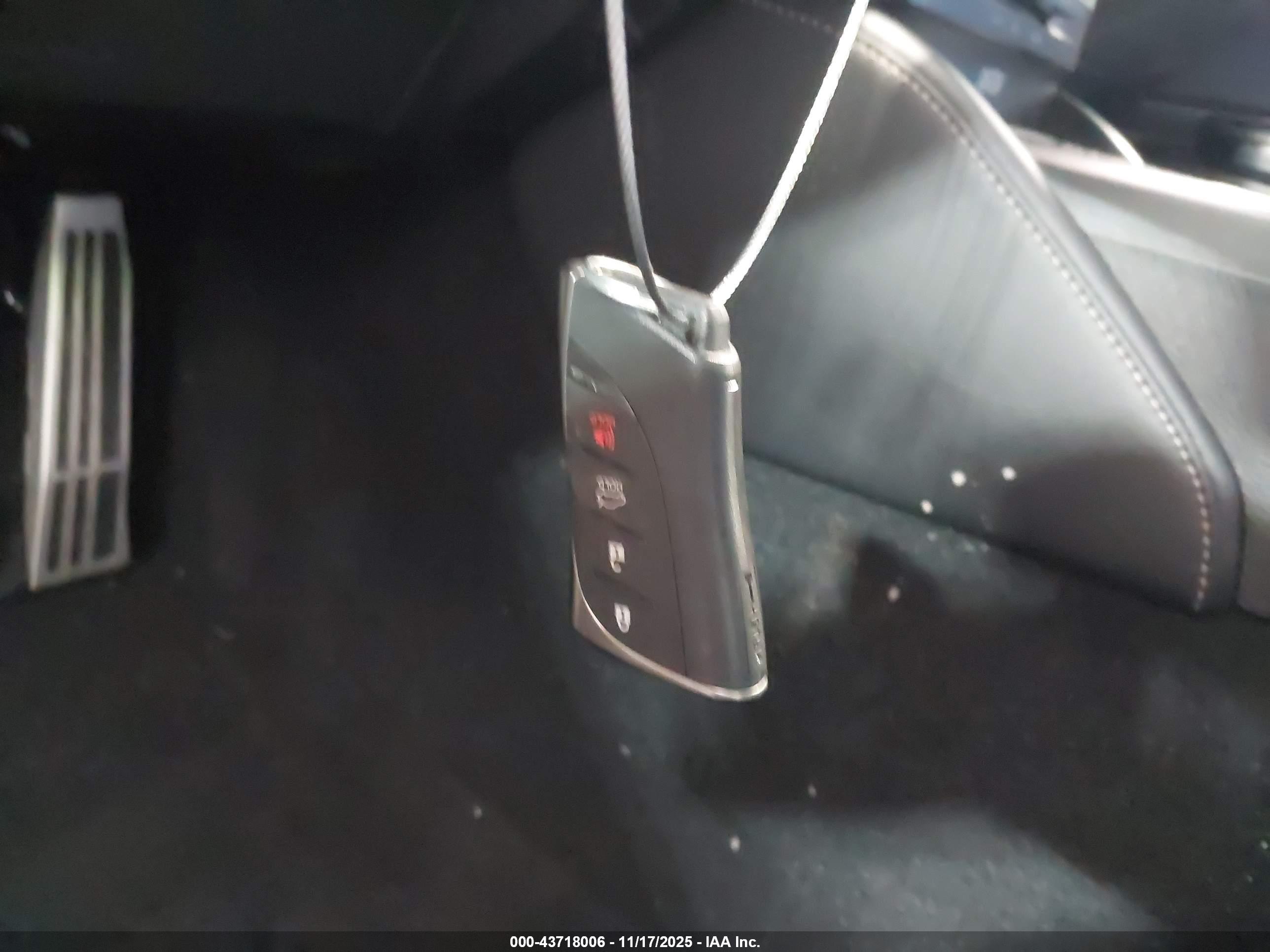 LEXUS ES image 11