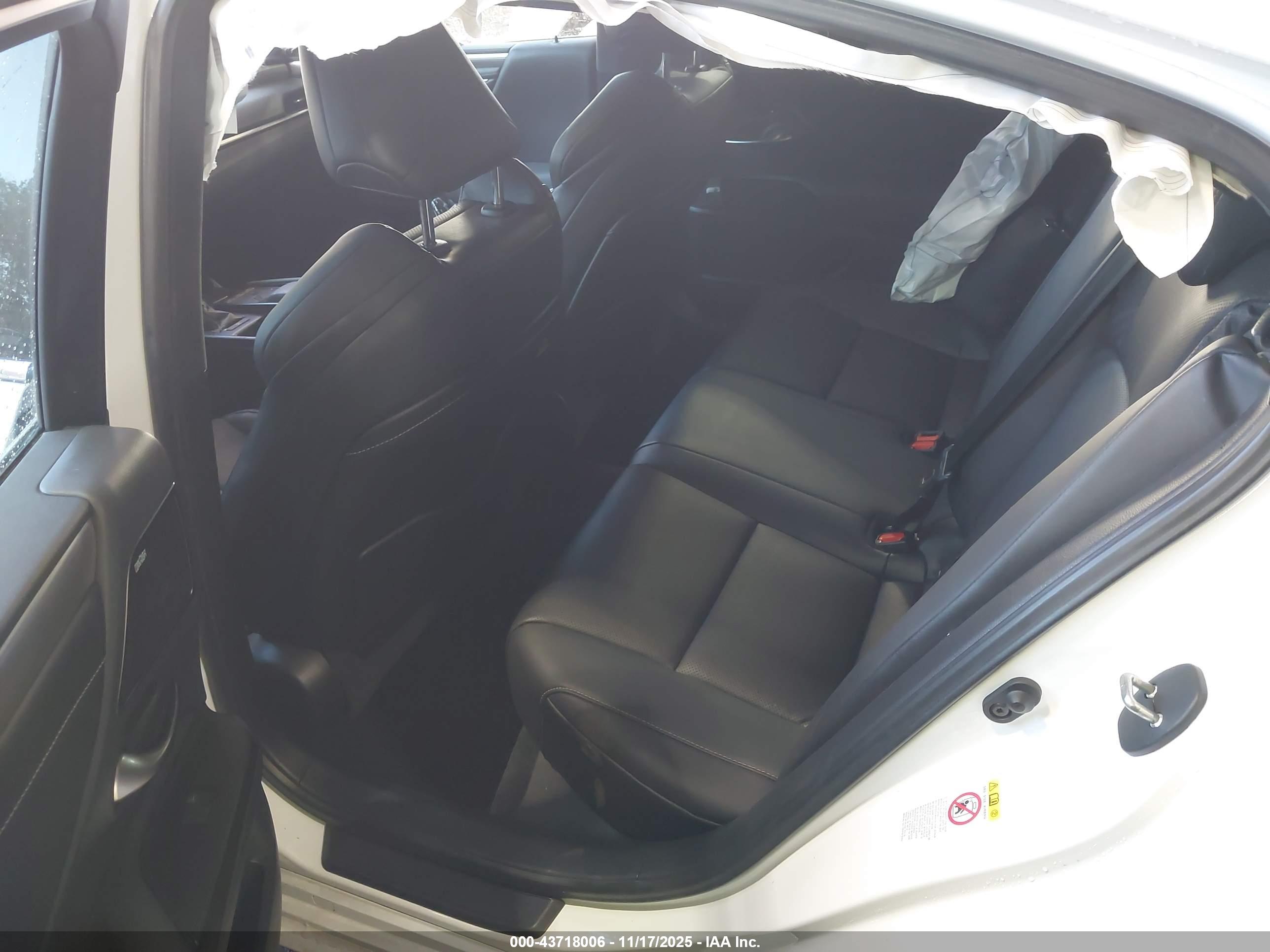 LEXUS ES image 8