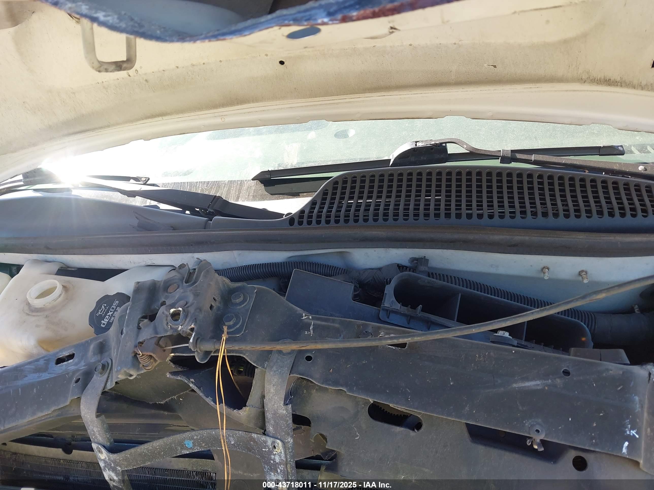 CHEVROLET EXPRESS image 10