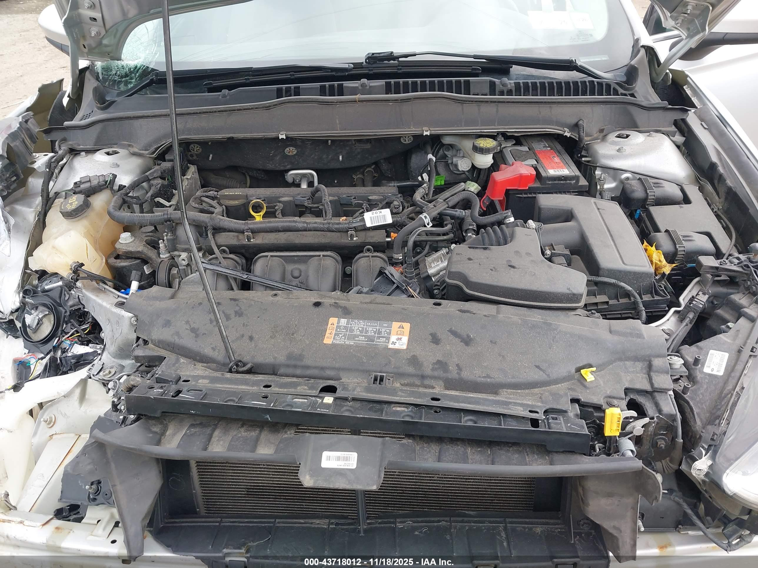 FORD FUSION image 10