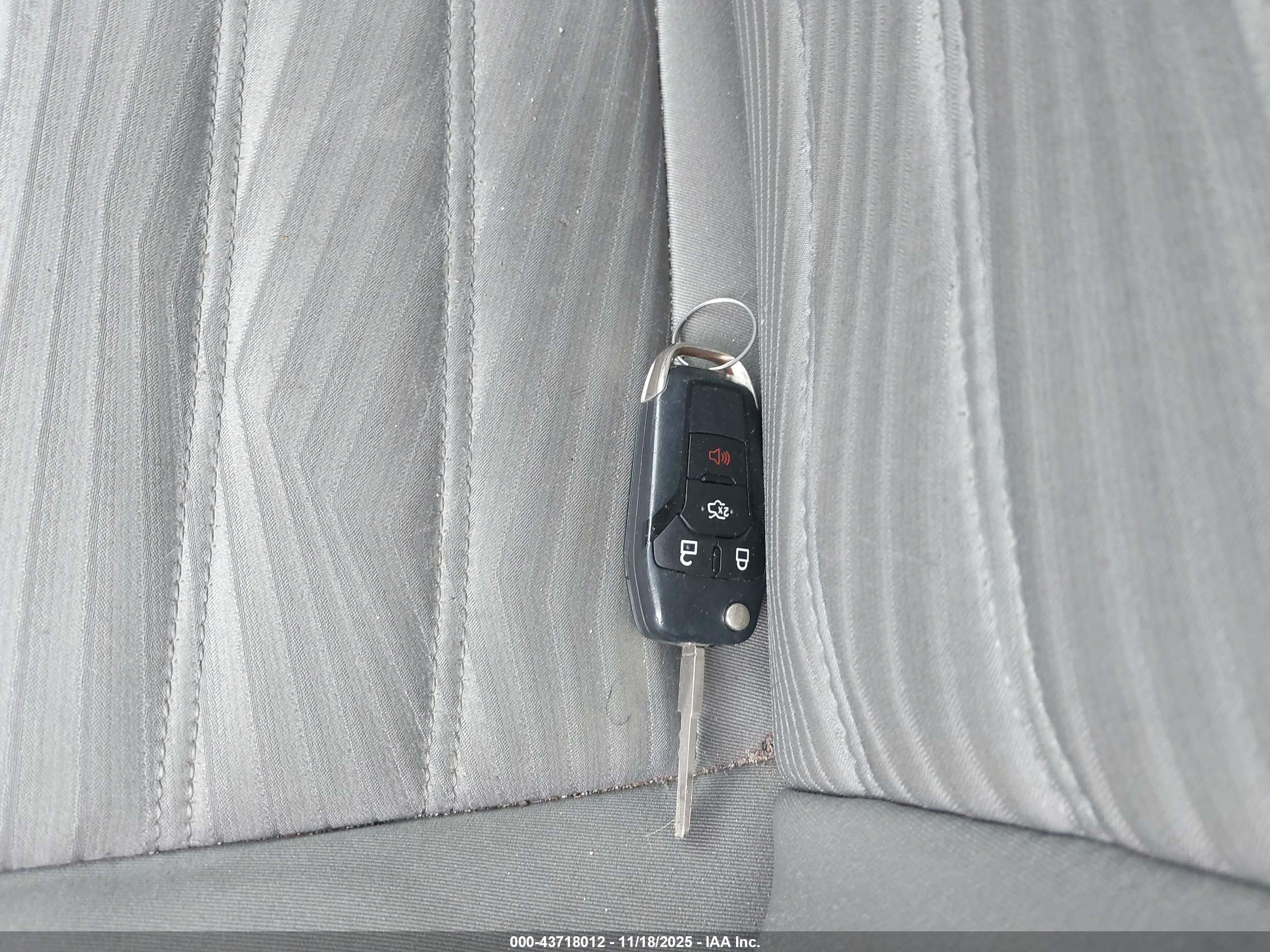 FORD FUSION image 11