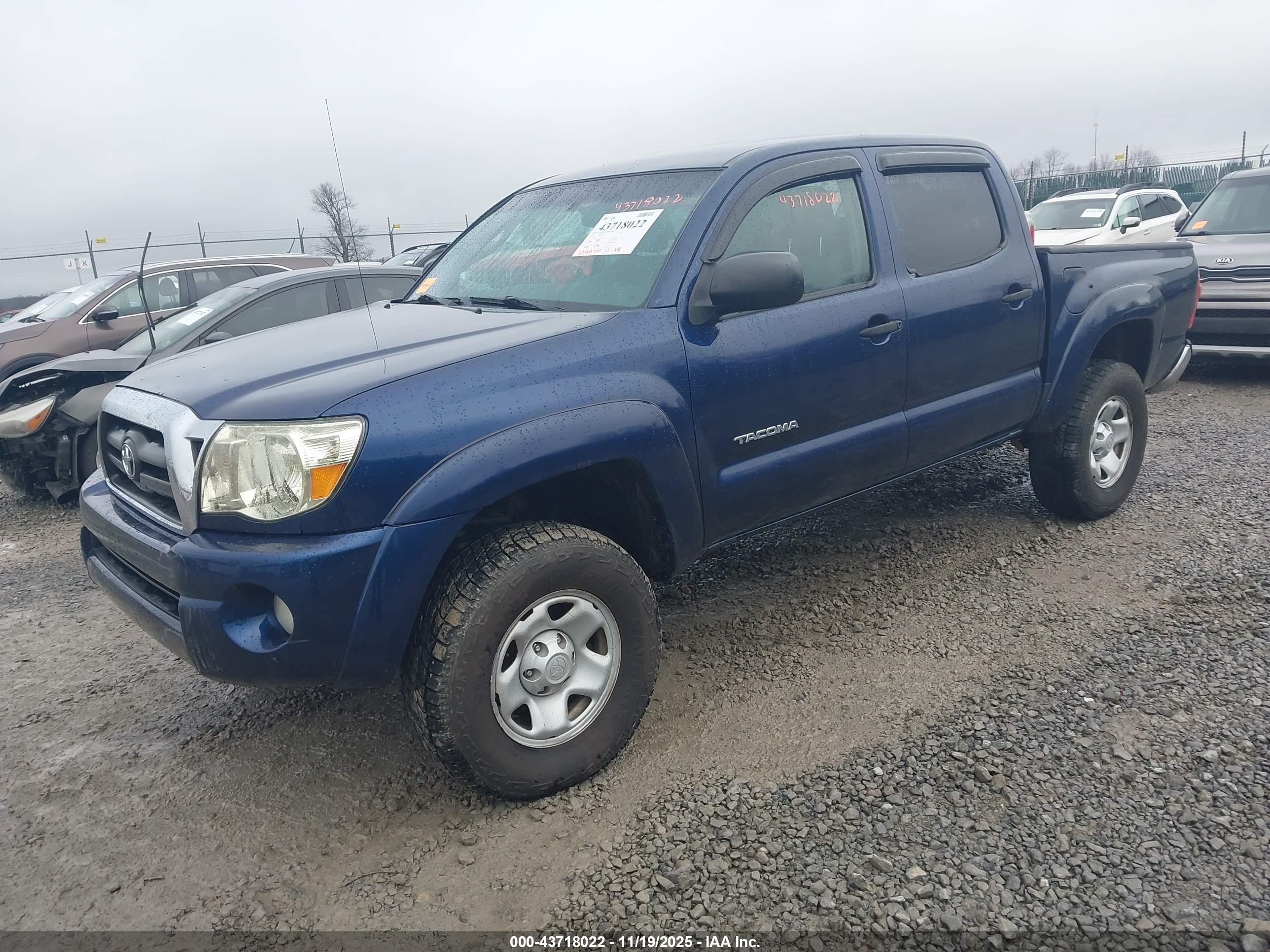 TOYOTA TACOMA image 2