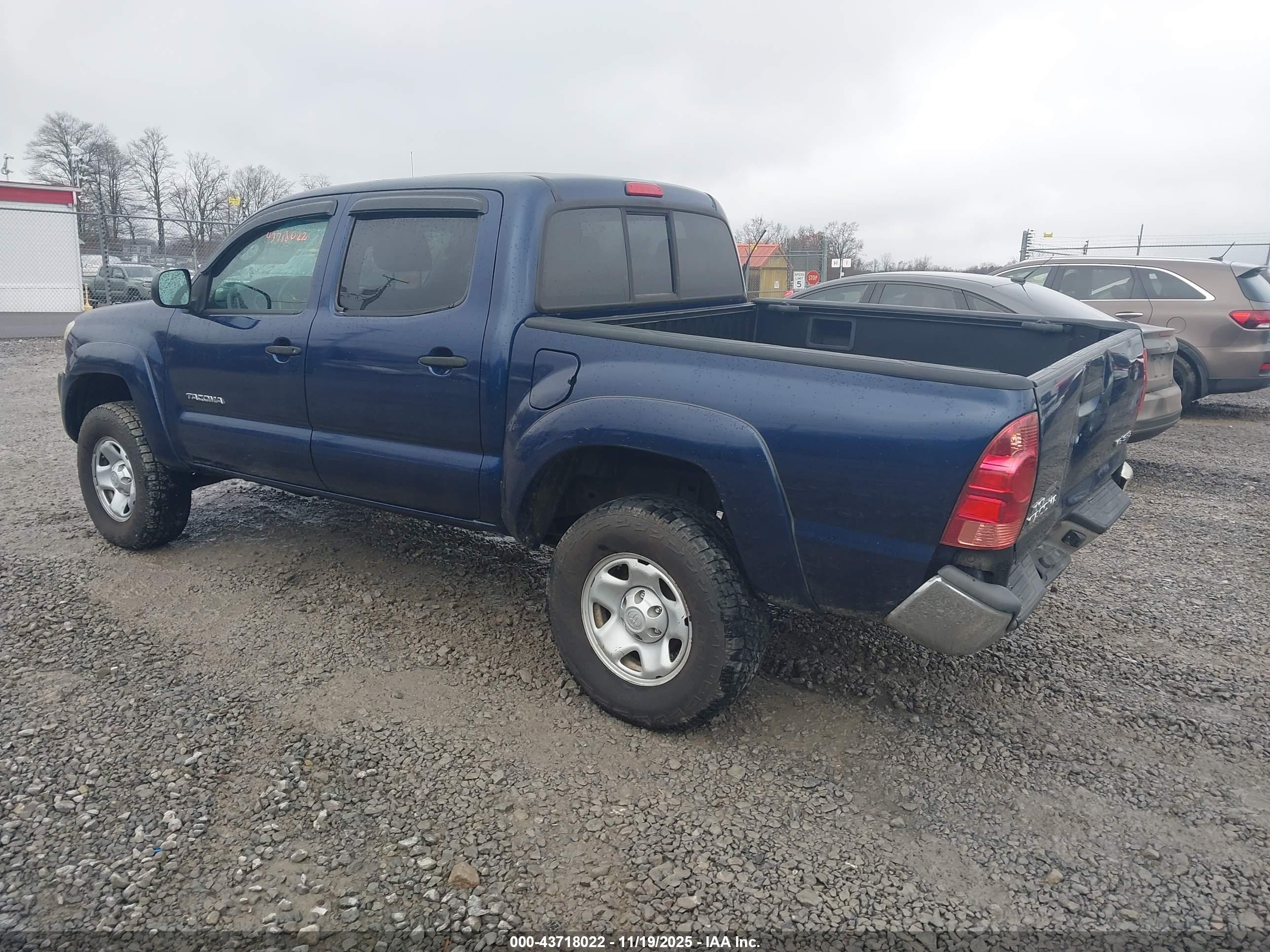 TOYOTA TACOMA image 3