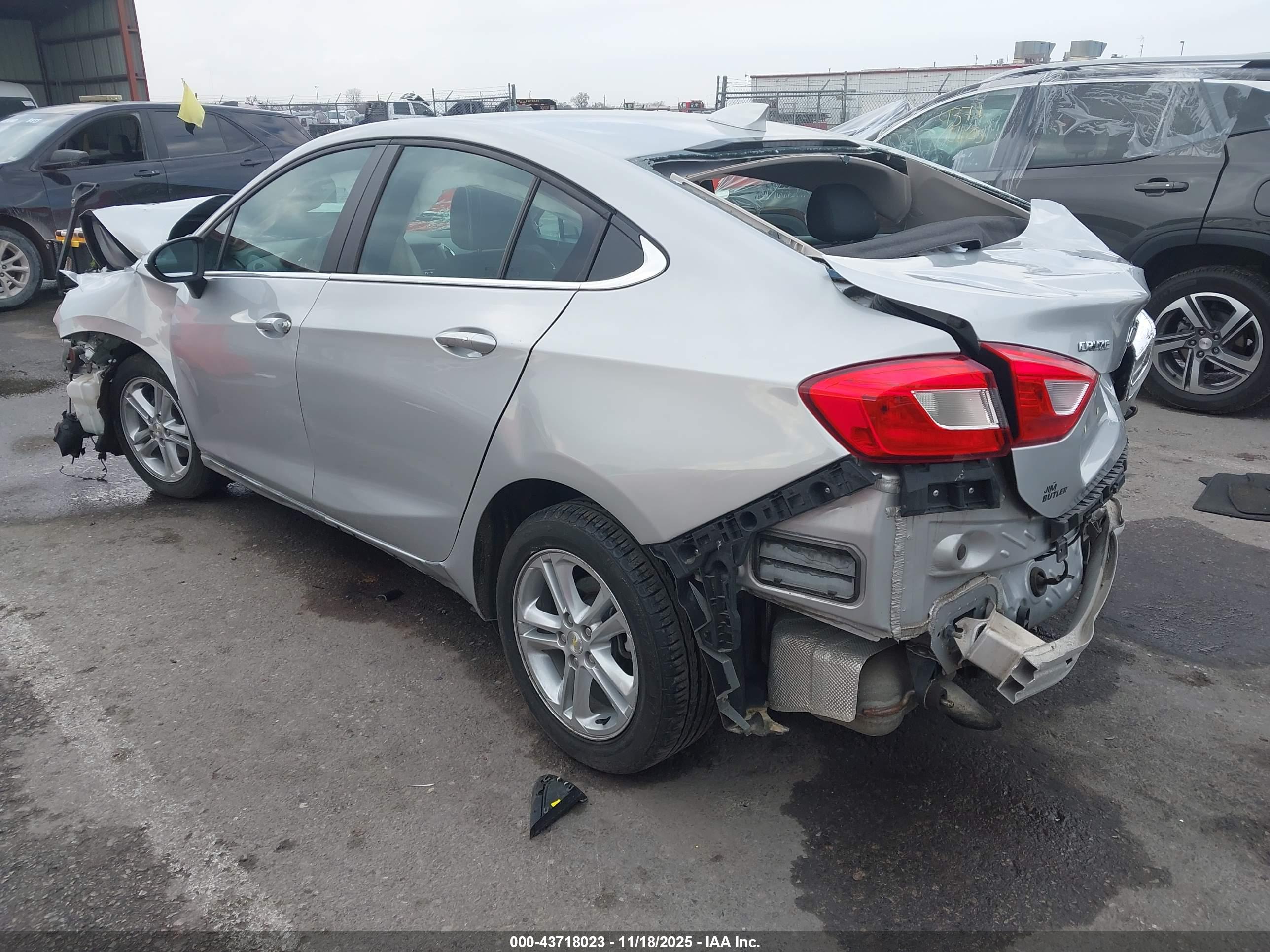 CHEVROLET CRUZE image 3