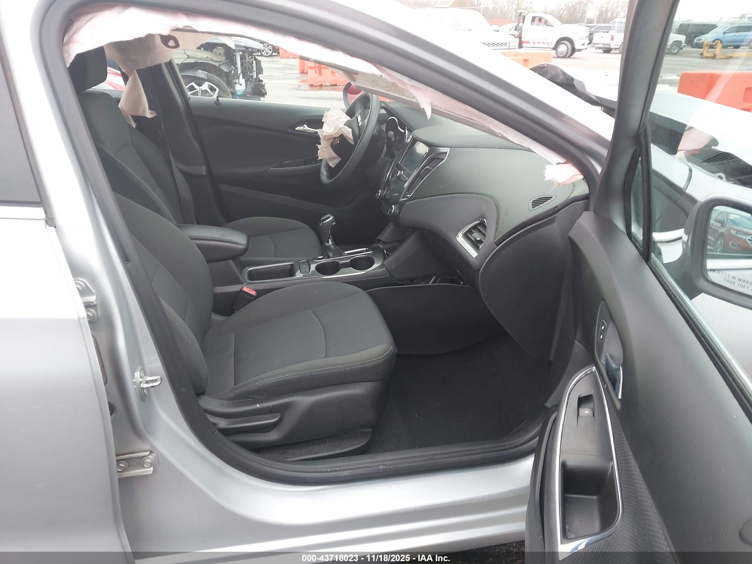 CHEVROLET CRUZE image 5