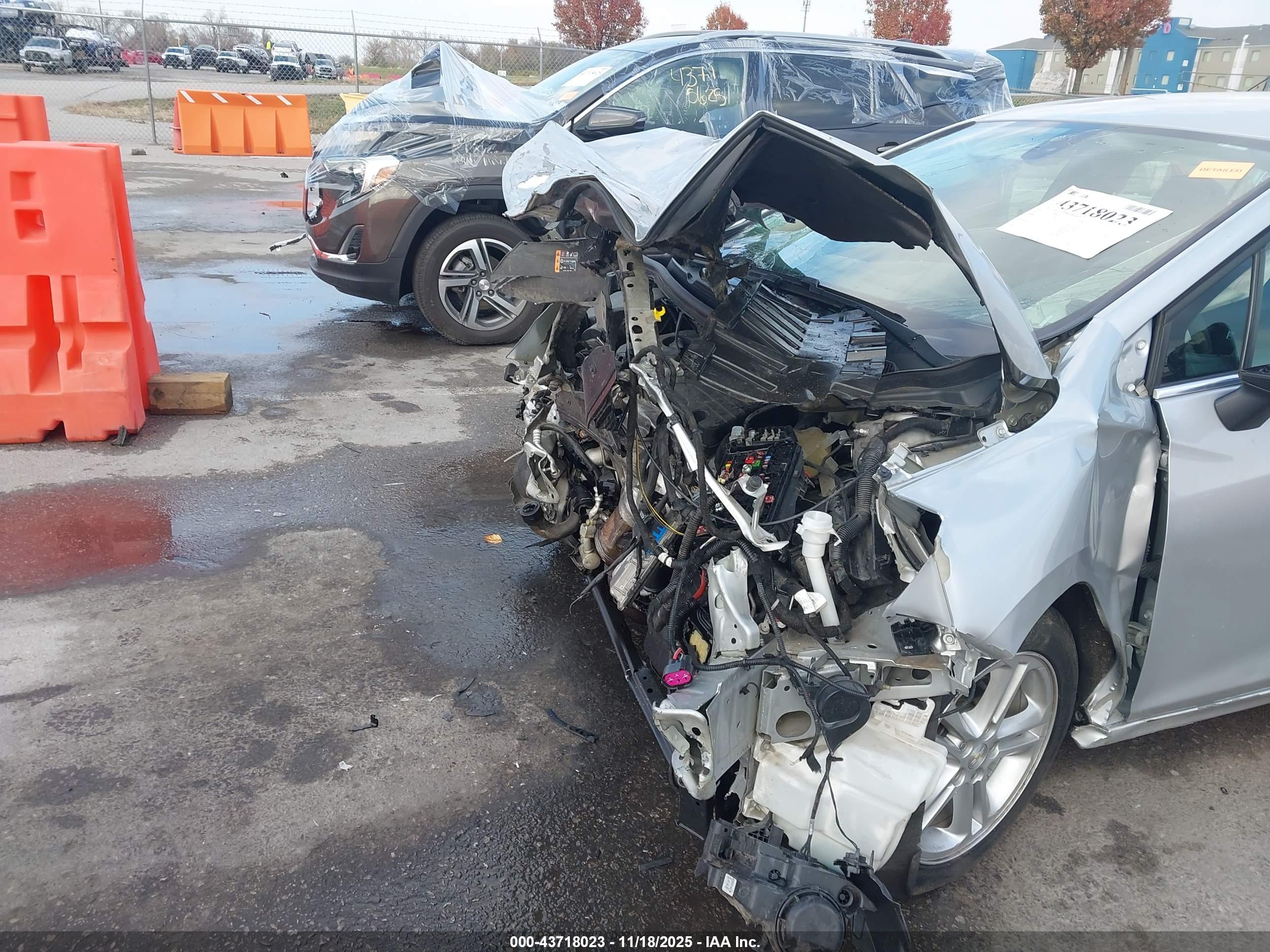 CHEVROLET CRUZE image 6