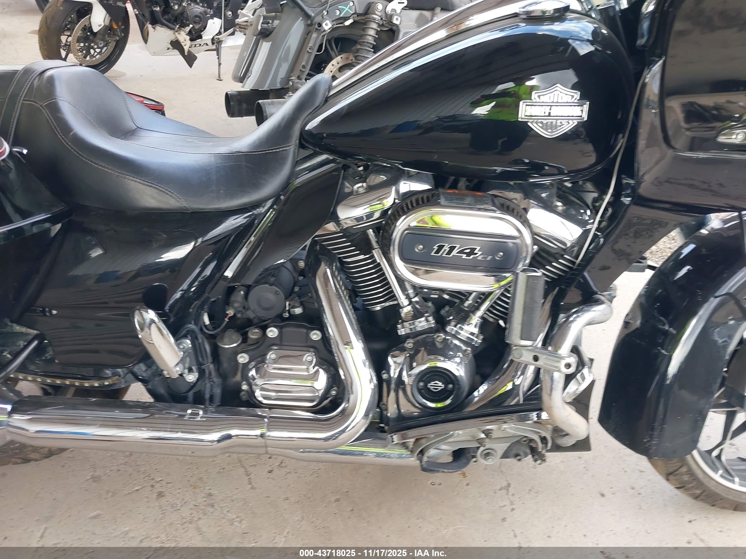 HARLEY-DAVIDSON FLTRXS image 9