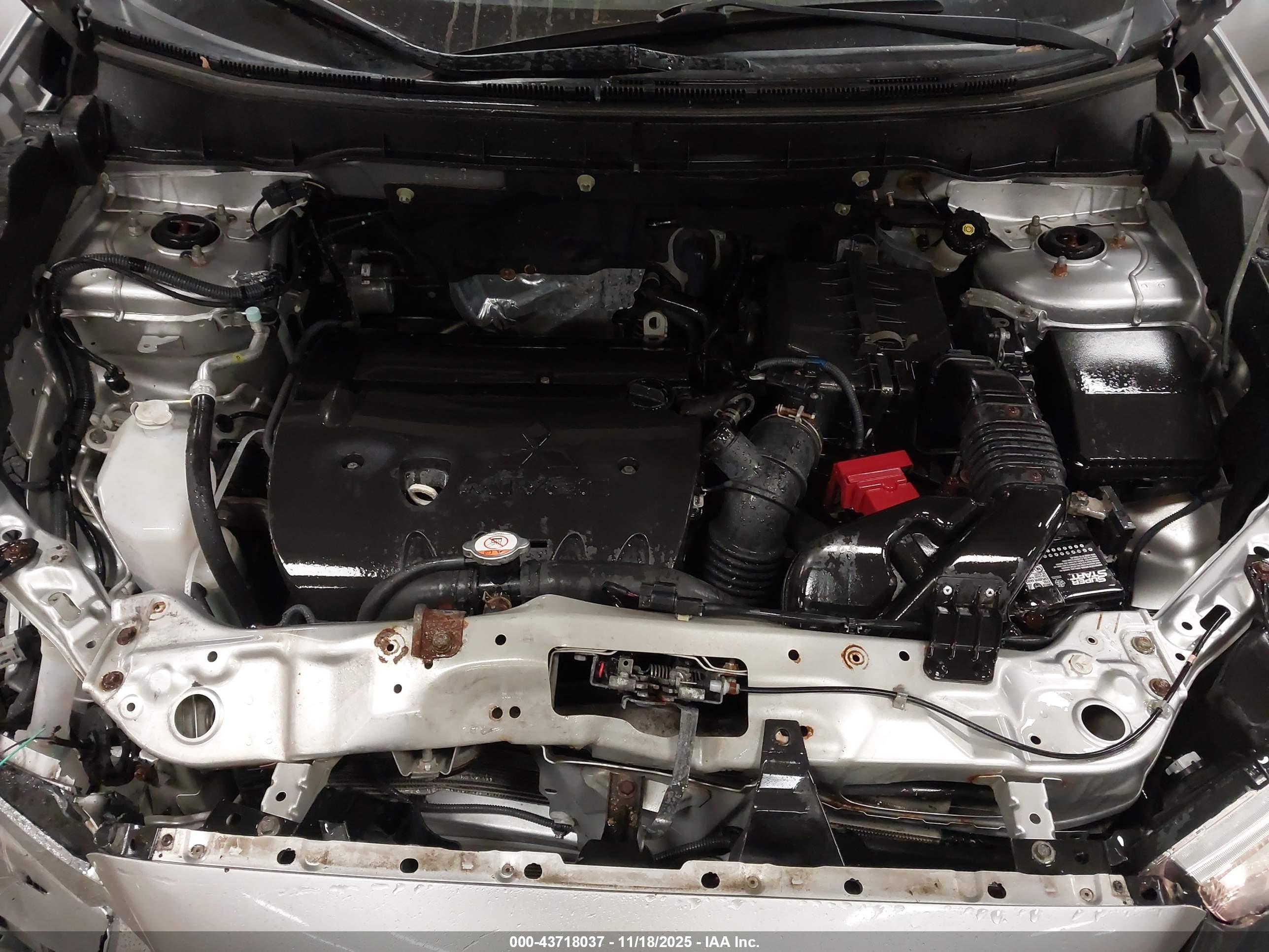 MITSUBISHI OUTLANDER image 10