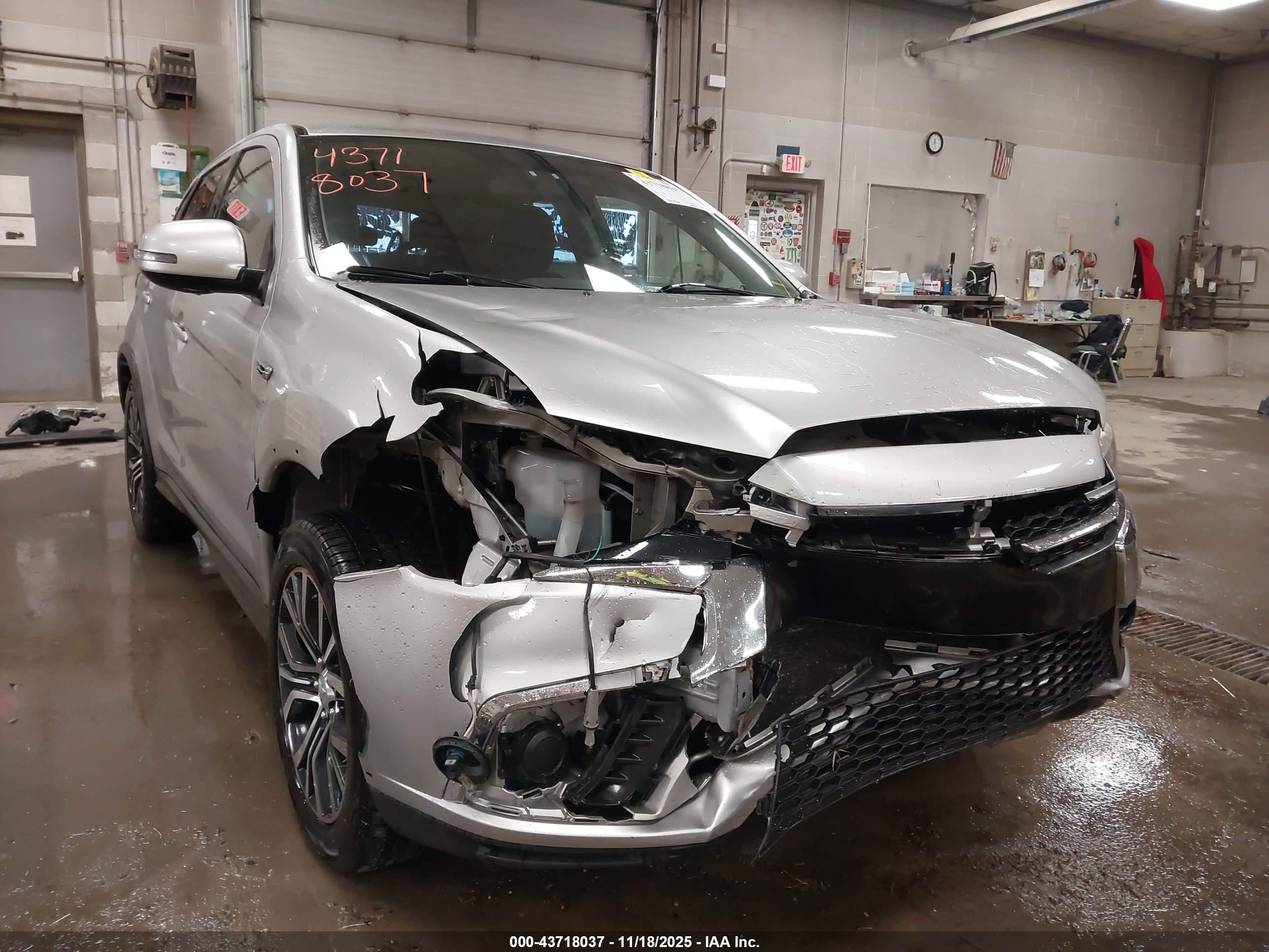 MITSUBISHI OUTLANDER image 6