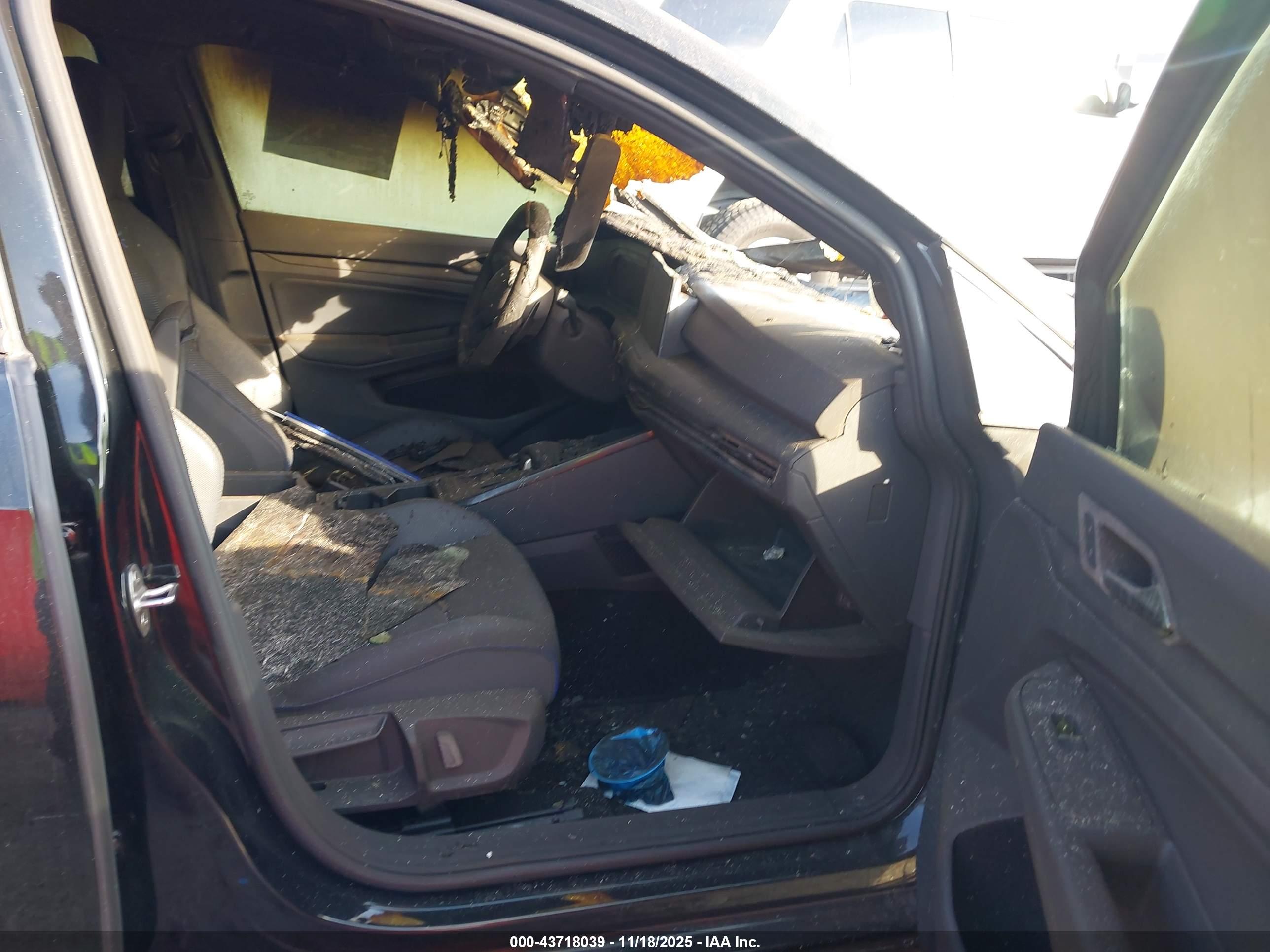 VOLKSWAGEN GOLF image 5