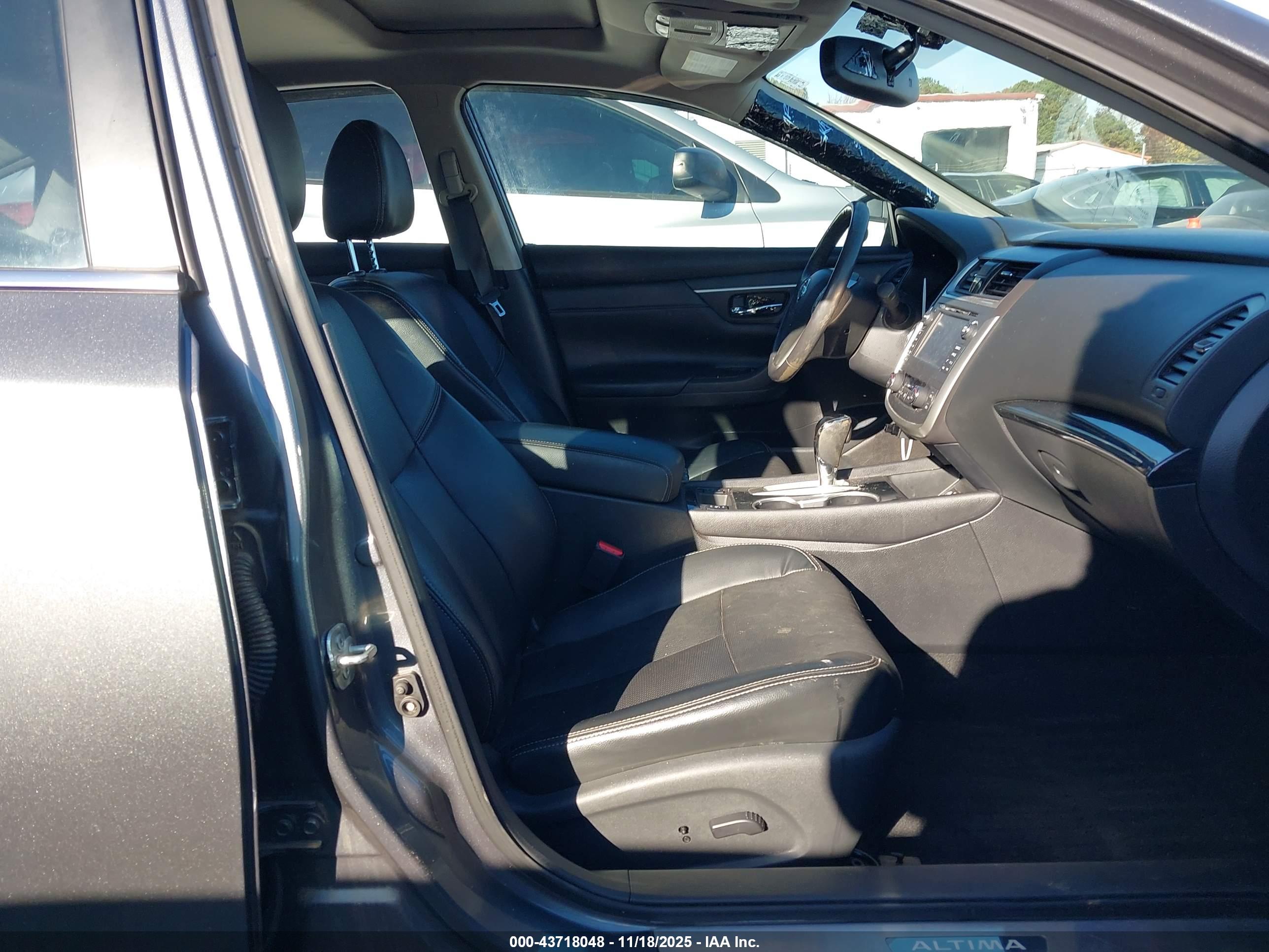 NISSAN ALTIMA image 5