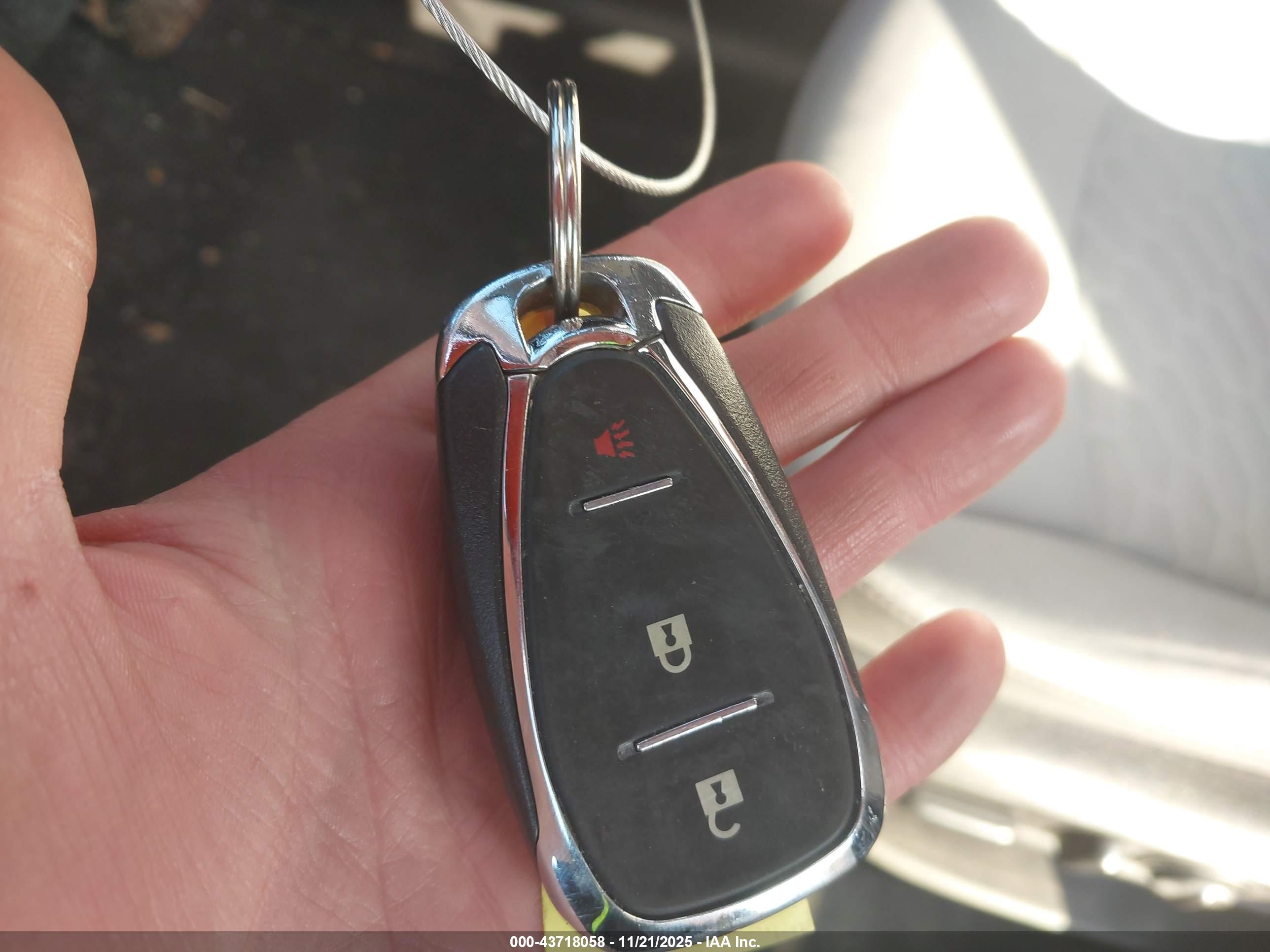 CHEVROLET EQUINOX image 11