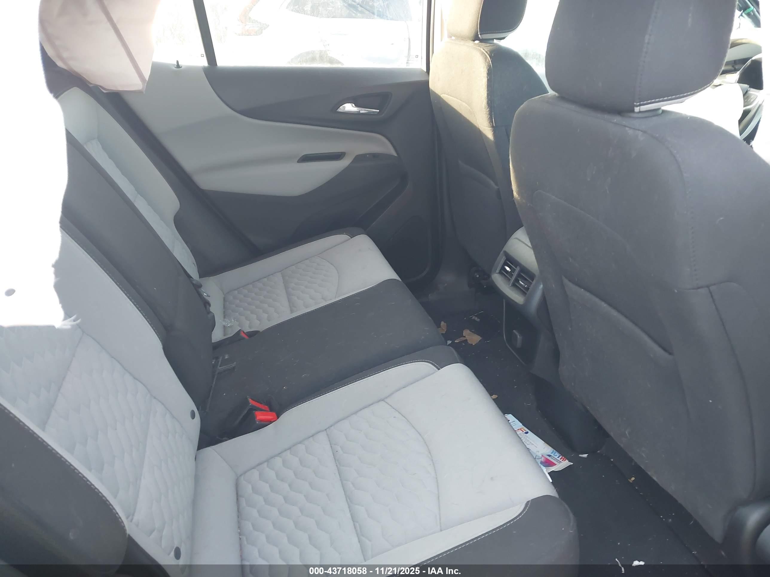CHEVROLET EQUINOX image 8