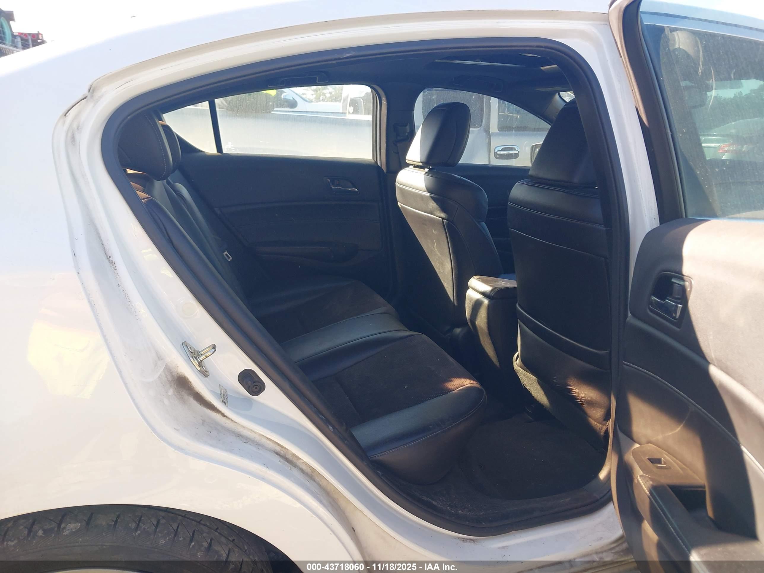 ACURA ILX image 8