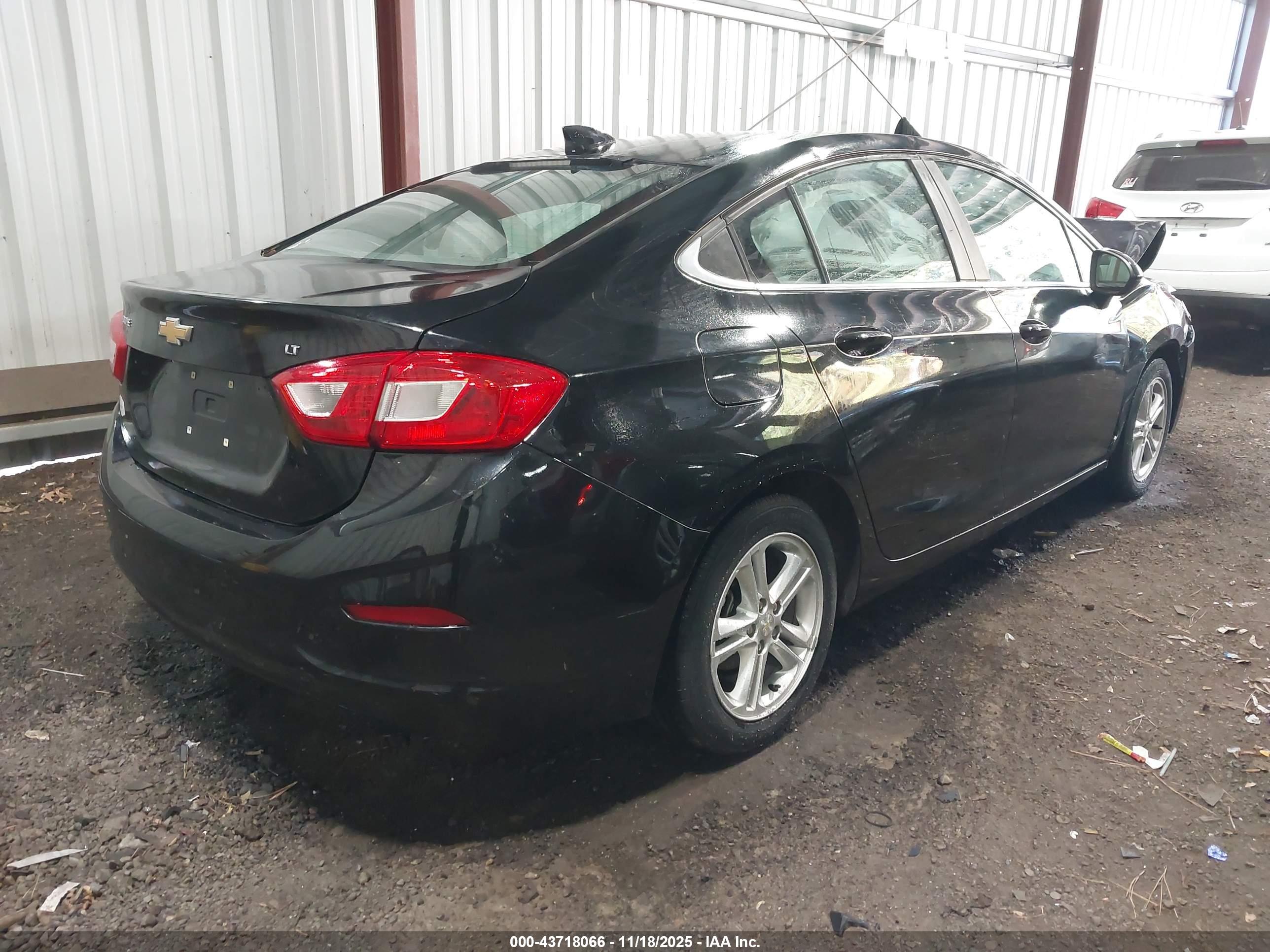 CHEVROLET CRUZE image 4