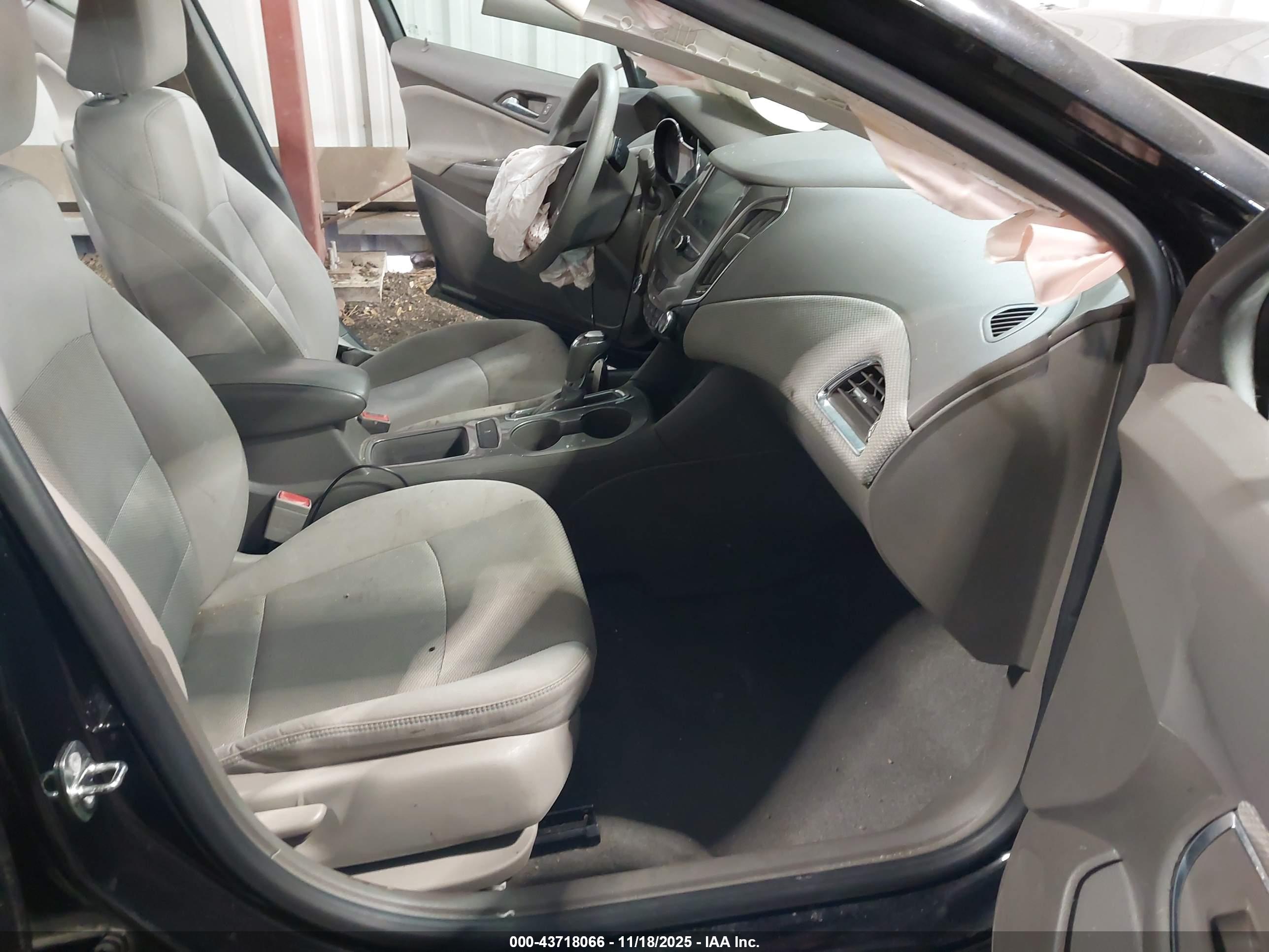 CHEVROLET CRUZE image 5