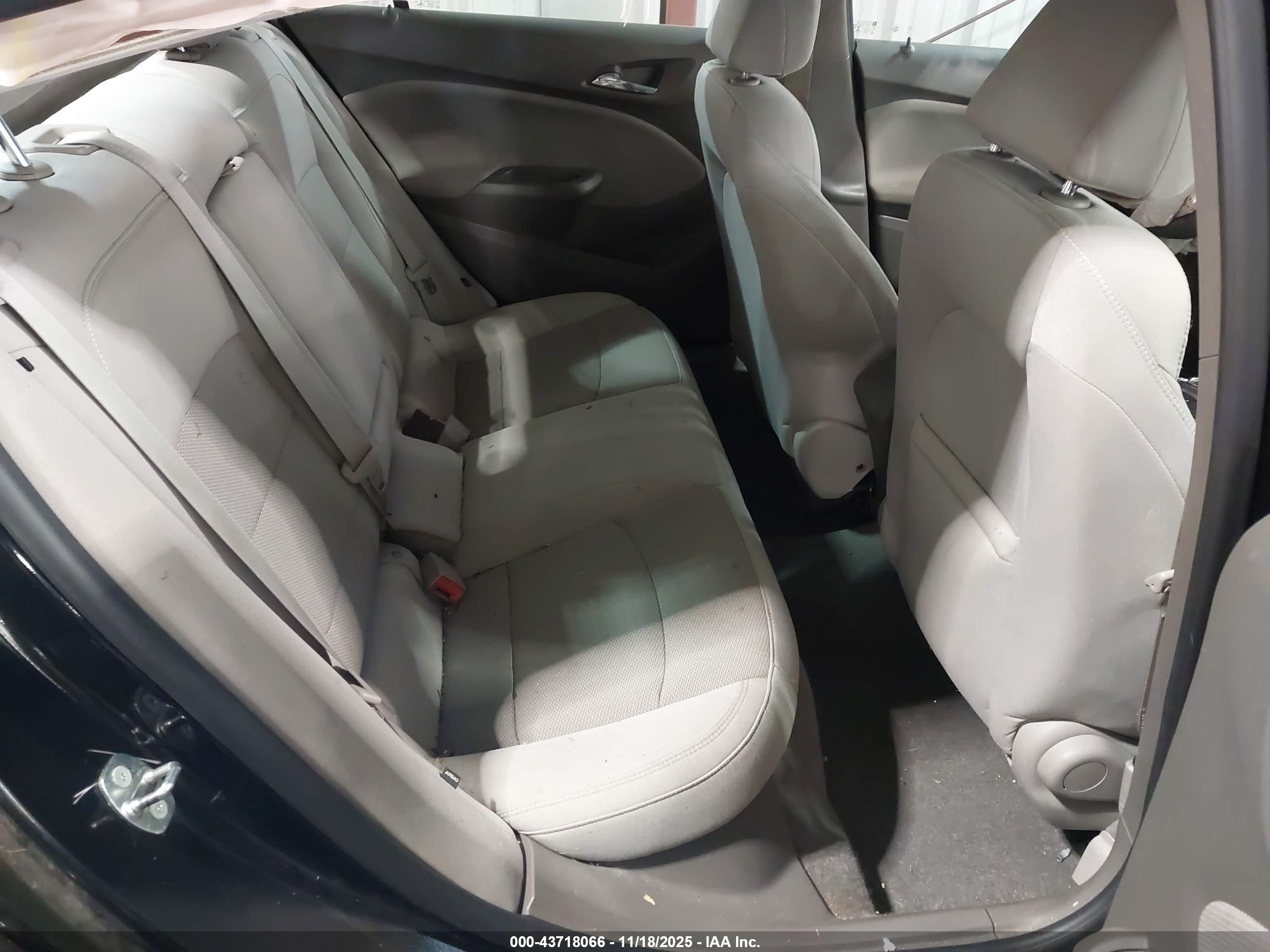 CHEVROLET CRUZE image 8