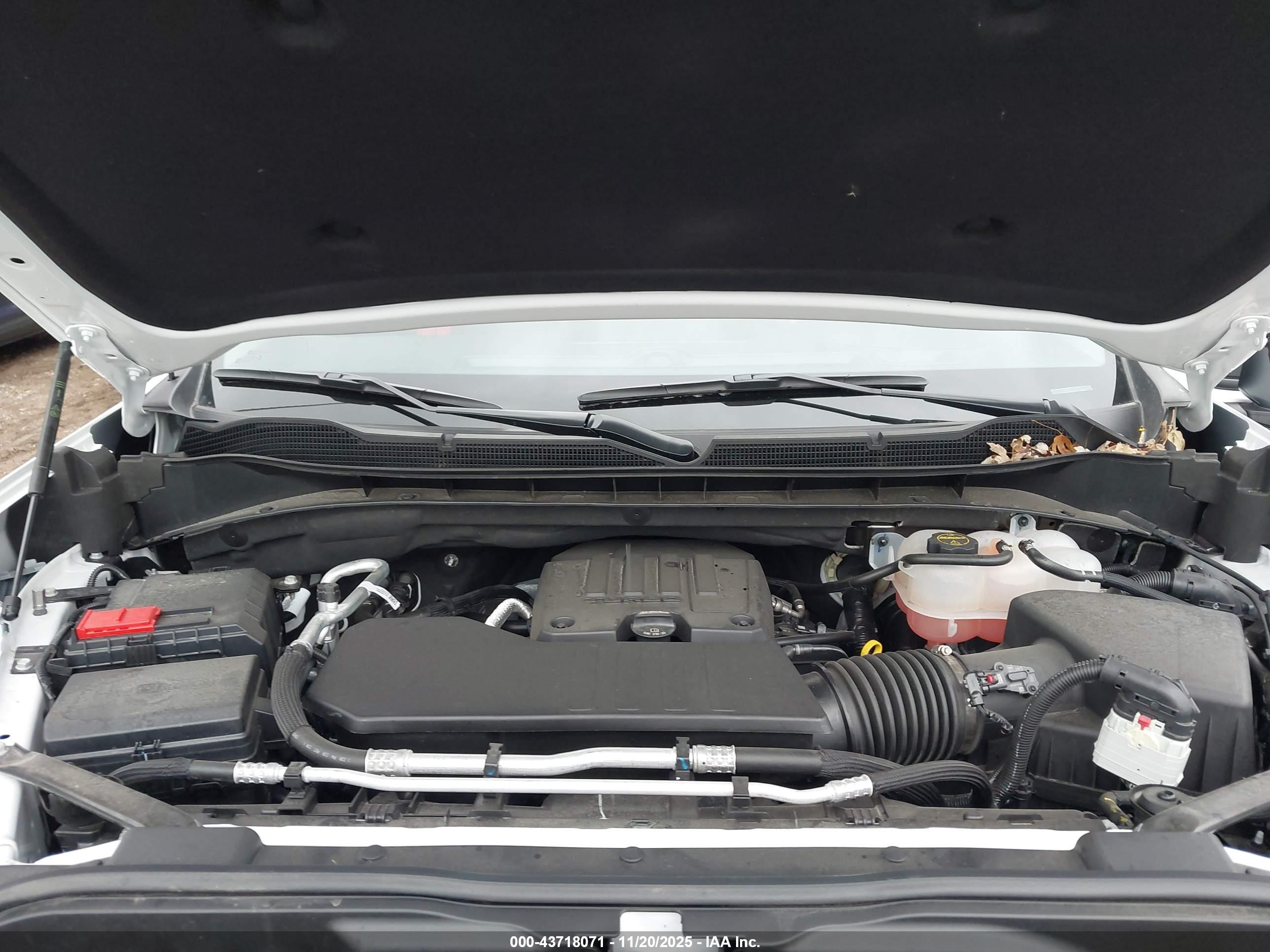 CHEVROLET SILVERADO image 10