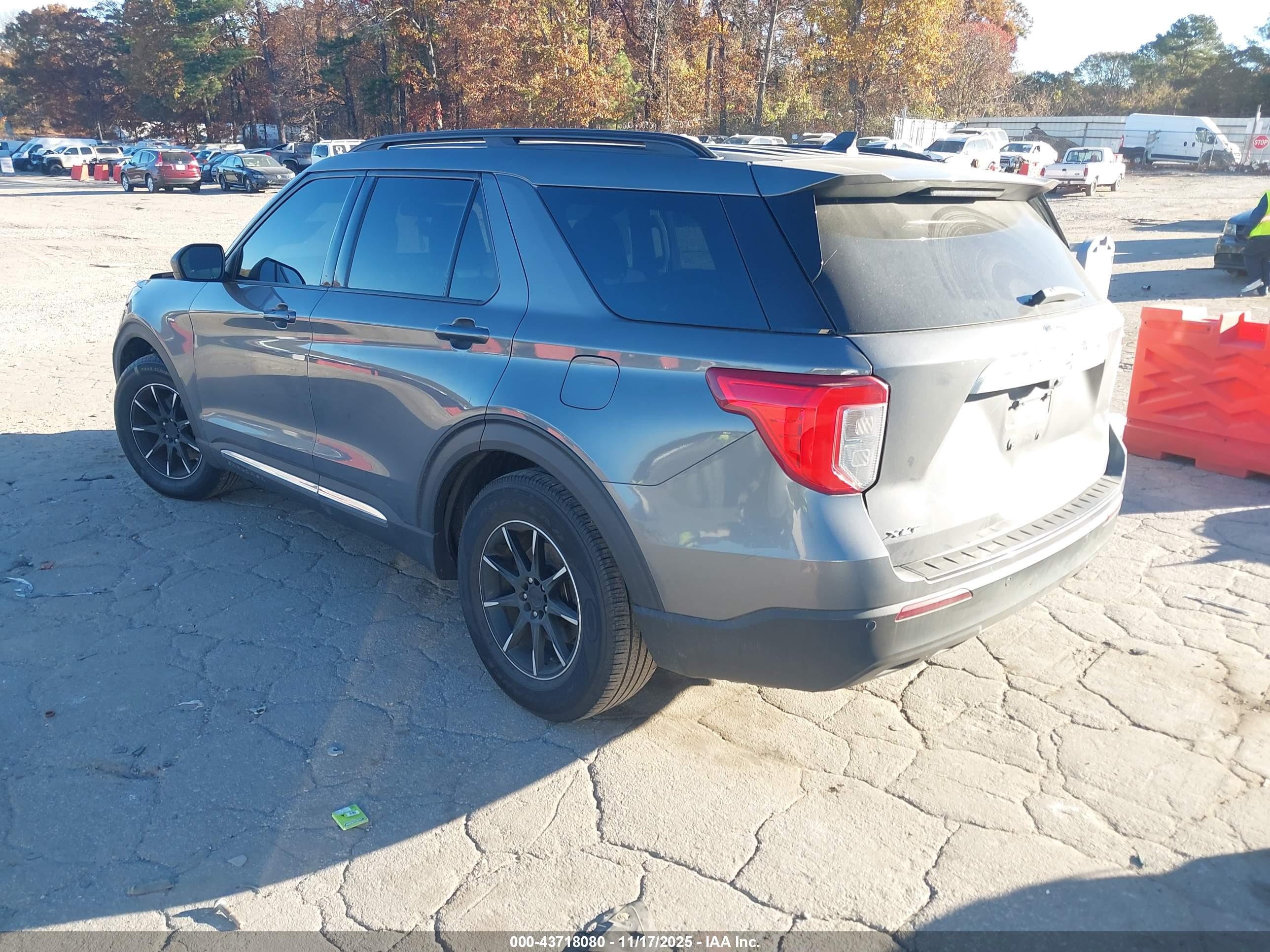 FORD EXPLORER image 3