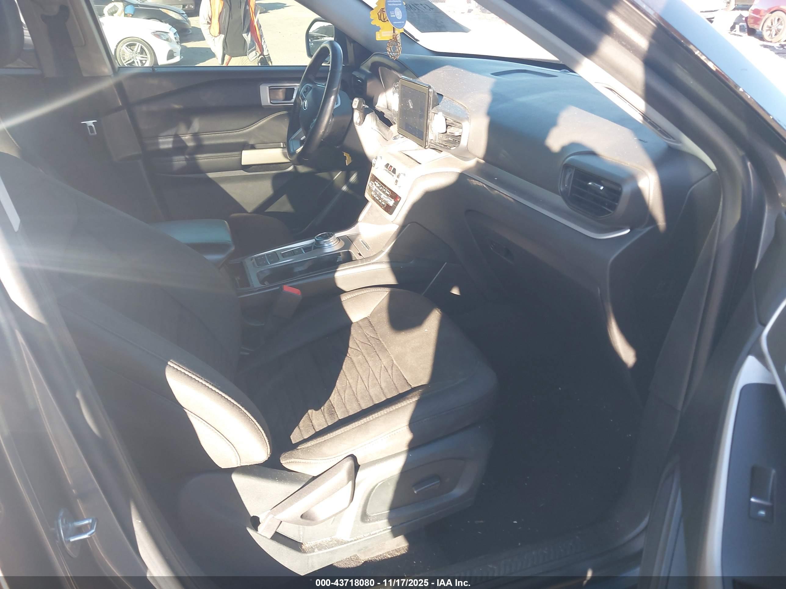 FORD EXPLORER image 5