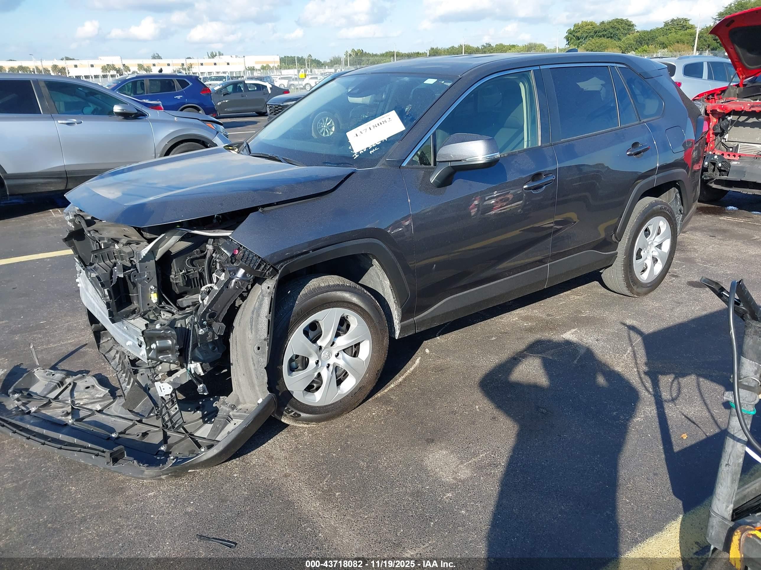 TOYOTA RAV4 image 2